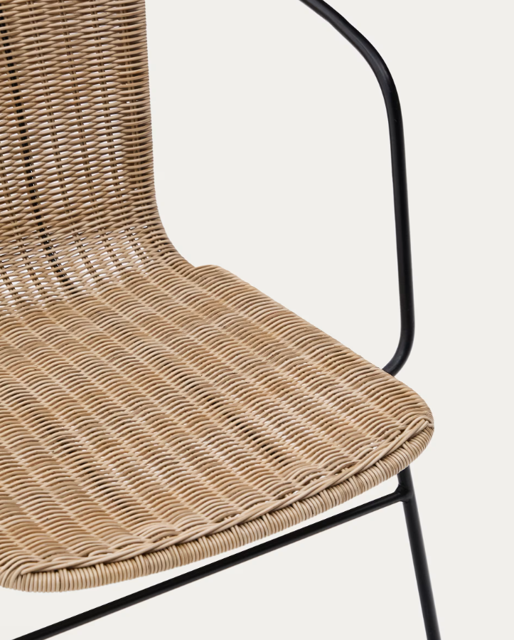 ELTIERA Outdoor Chair in Synthetic Rattan with Steel Armrests and Base