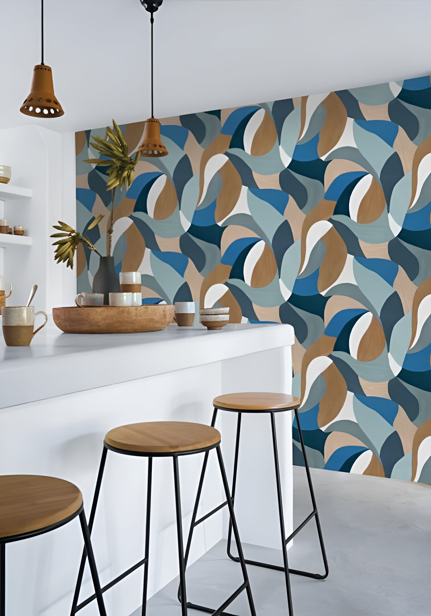 Abstract plant motif wallpaper in MANDORLA leaves - PIERRE BLEUE/CAMEL blue with brown