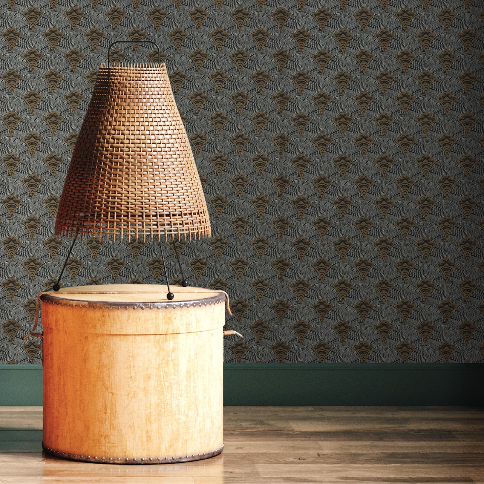 Tapeta štrukturálna s abstraktným vzorom ventilátorov ADENIUM - NOIR čierna so zlatou