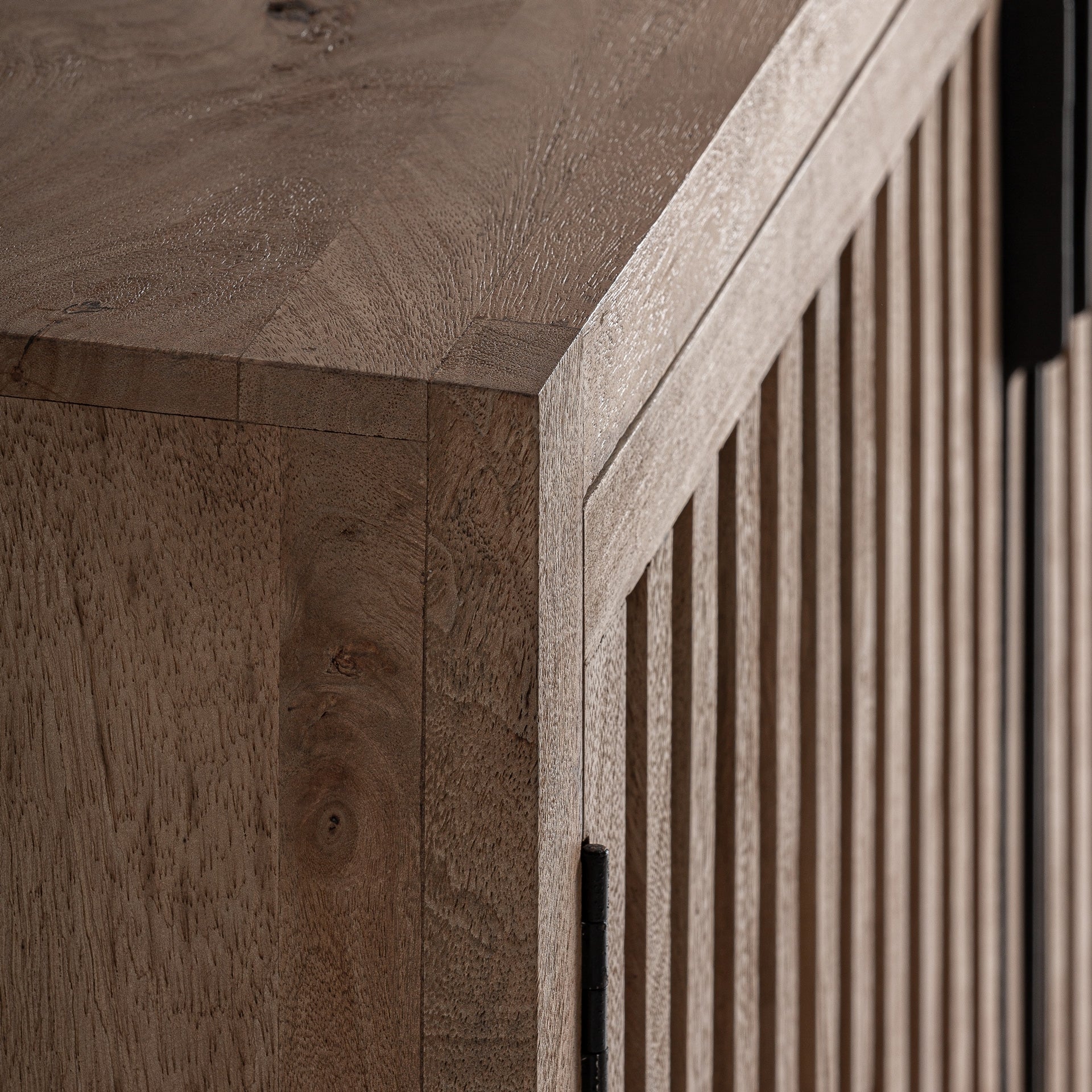 GÀBIA Mango Wood Chest of Drawers