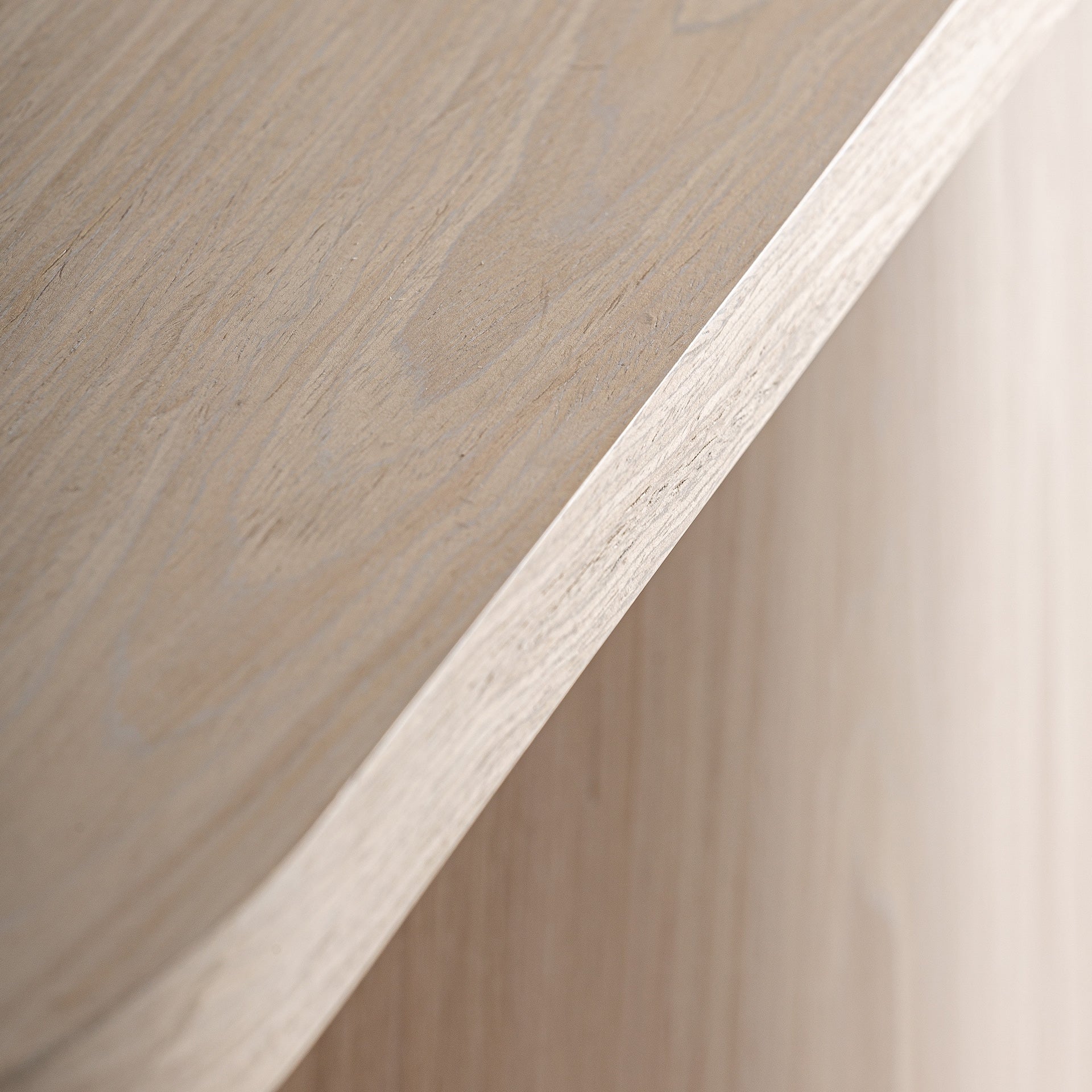 KHARJ Chest of Drawers in Oak Wood
