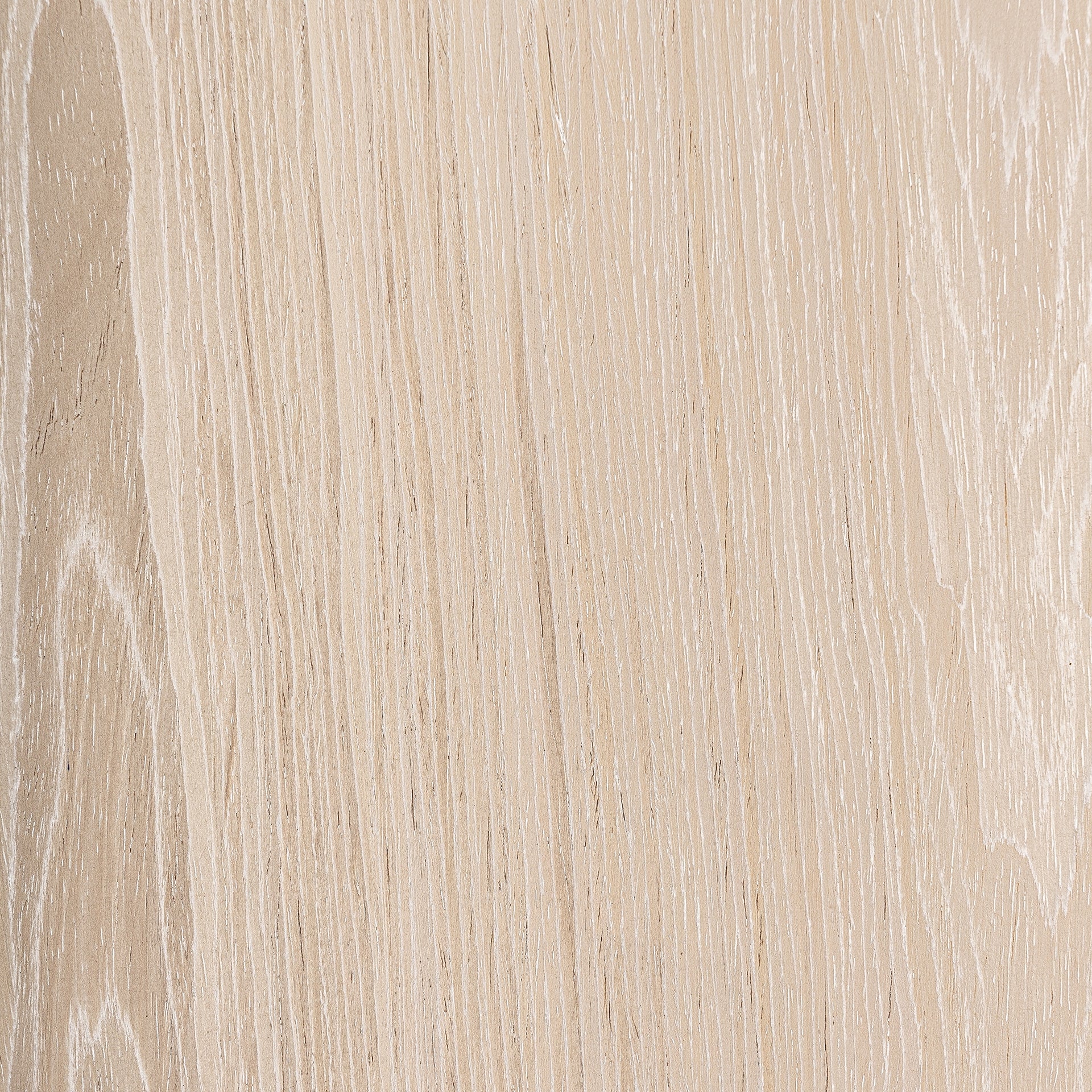 KHARJ Chest of Drawers in Oak Wood