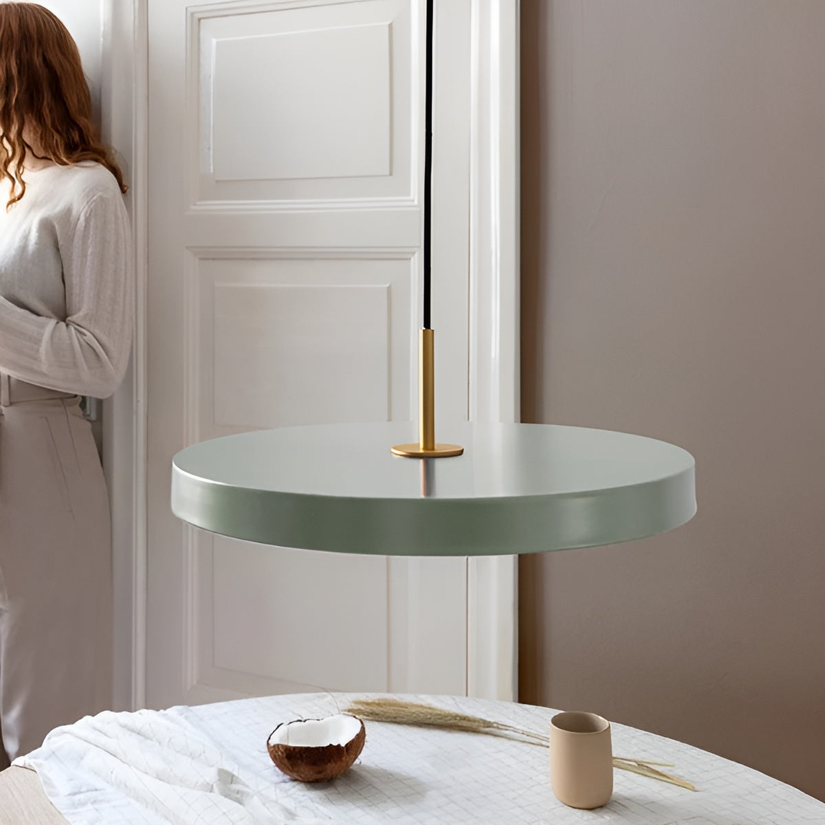 ASTERIA PLUS pendant lamp in olive with a gold accent