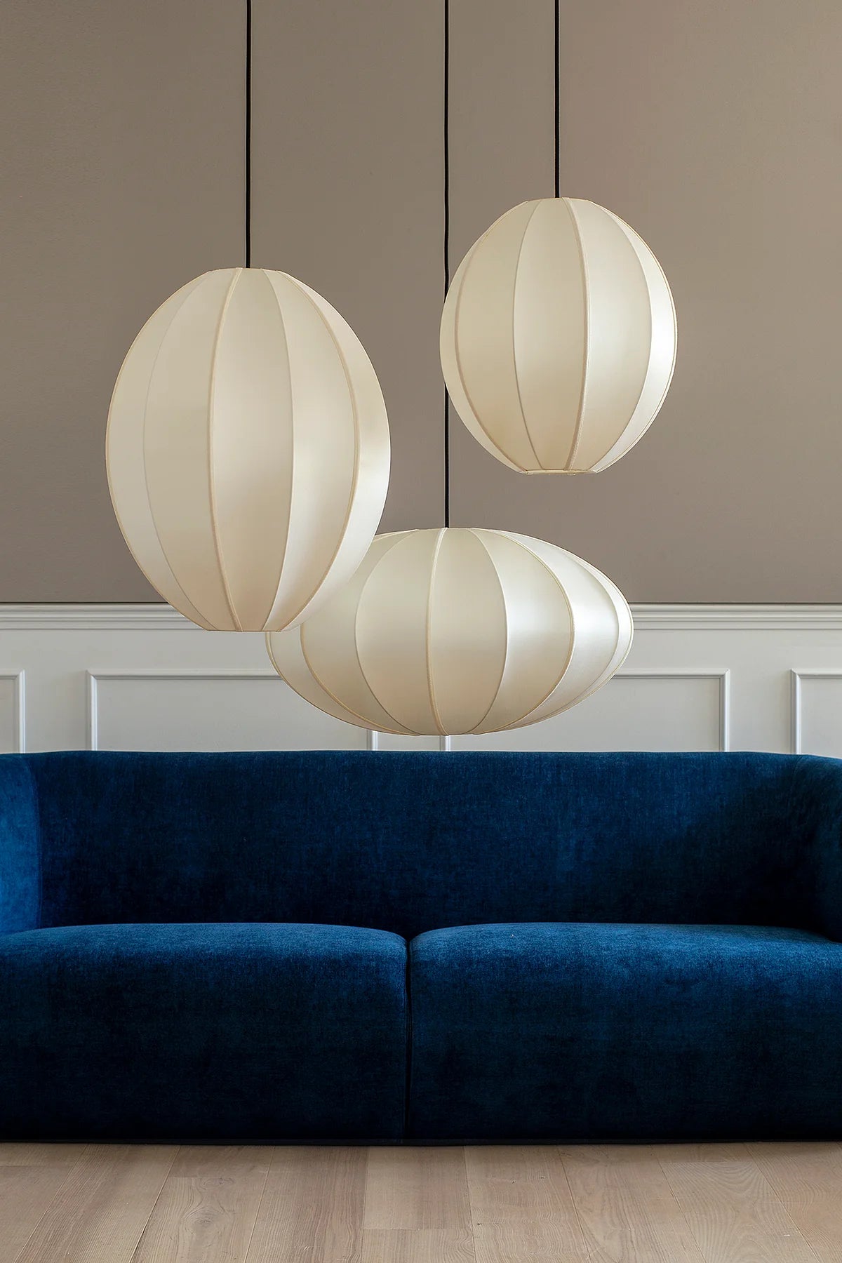 Oval lampshade broken white