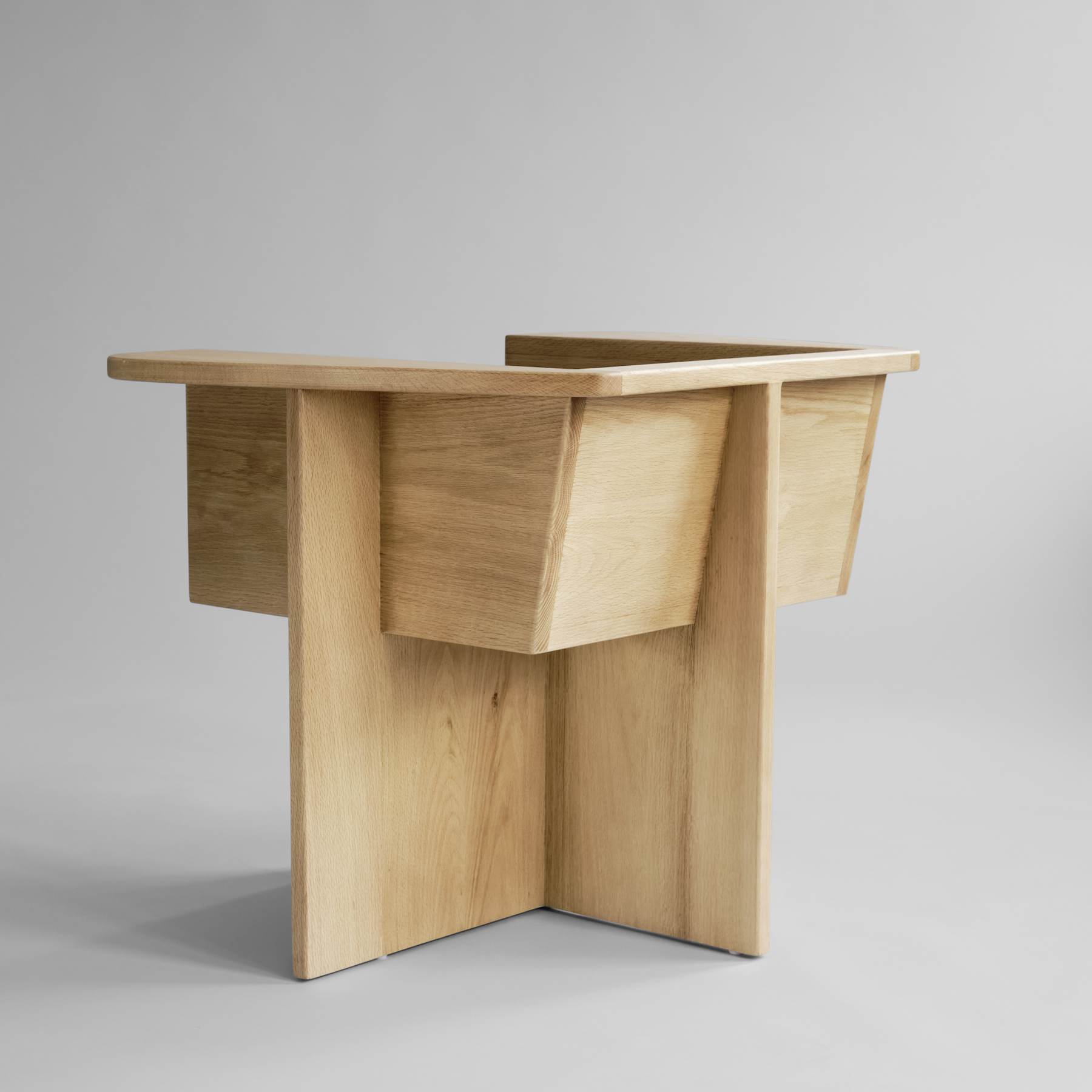 Fotel BRUTUS z dubového dreva