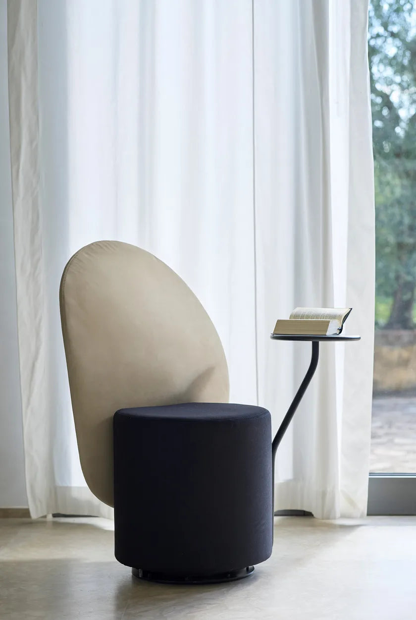 LOOMI upholstered armchair with table