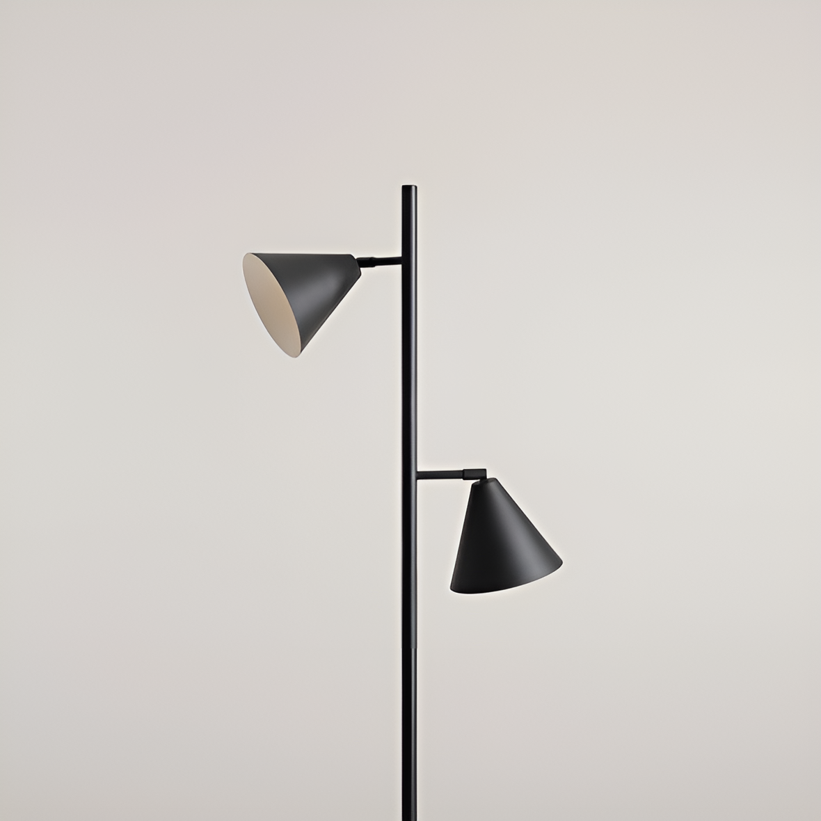 Stojaca lampa FORM DUO čierna