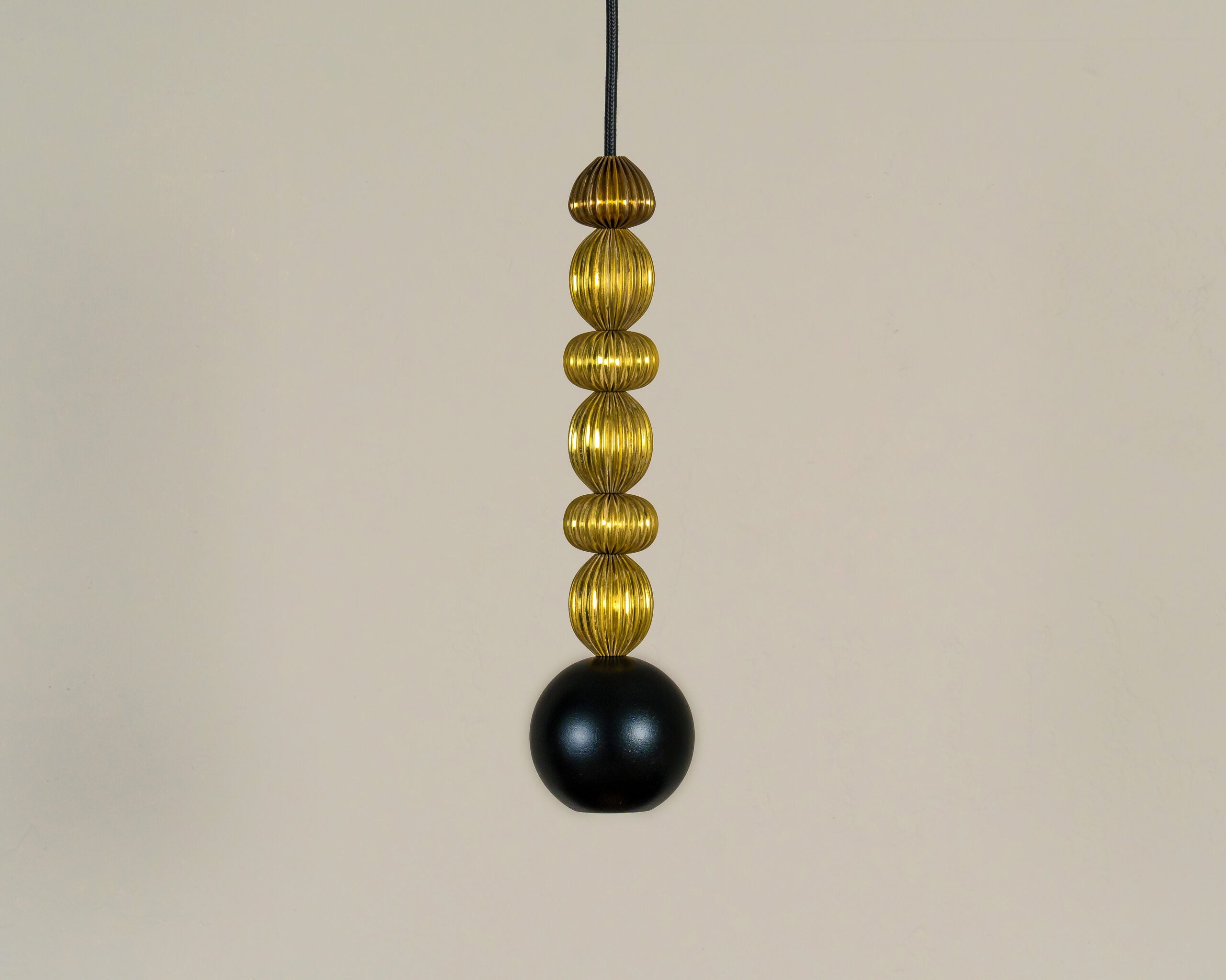 BOLA QUEEN brass pendant lamp
