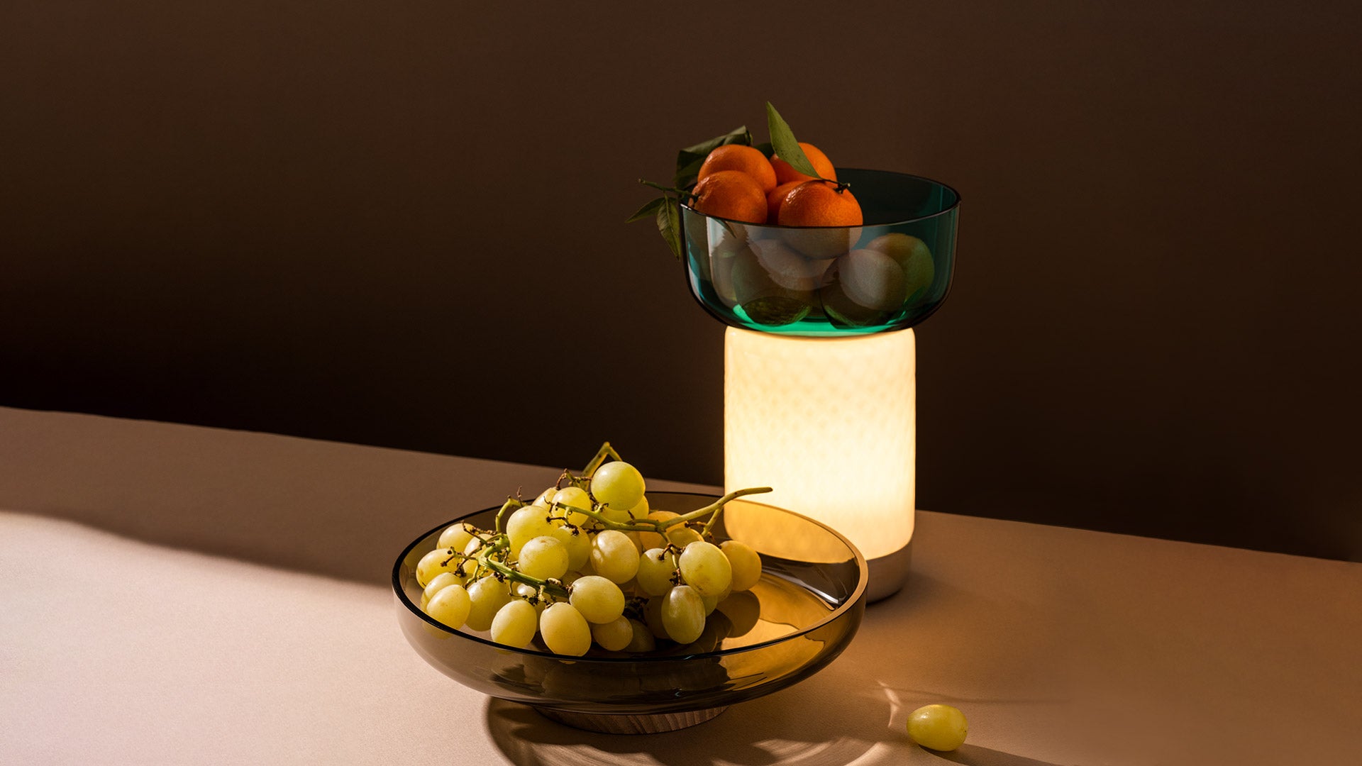 BONTA yellow tray with wooden base