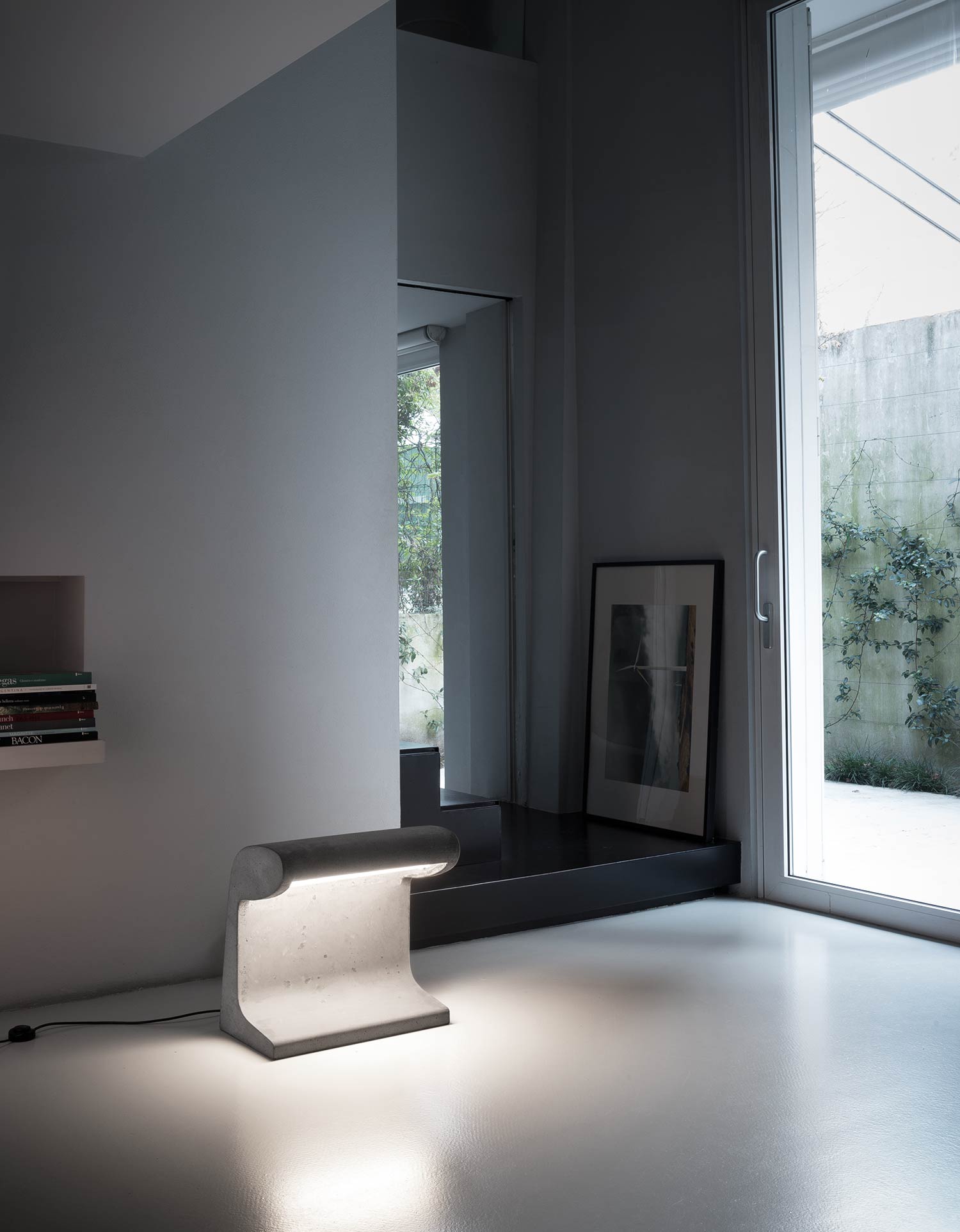 Stojaca vonkajšia lampa BORNE BÉTON betón