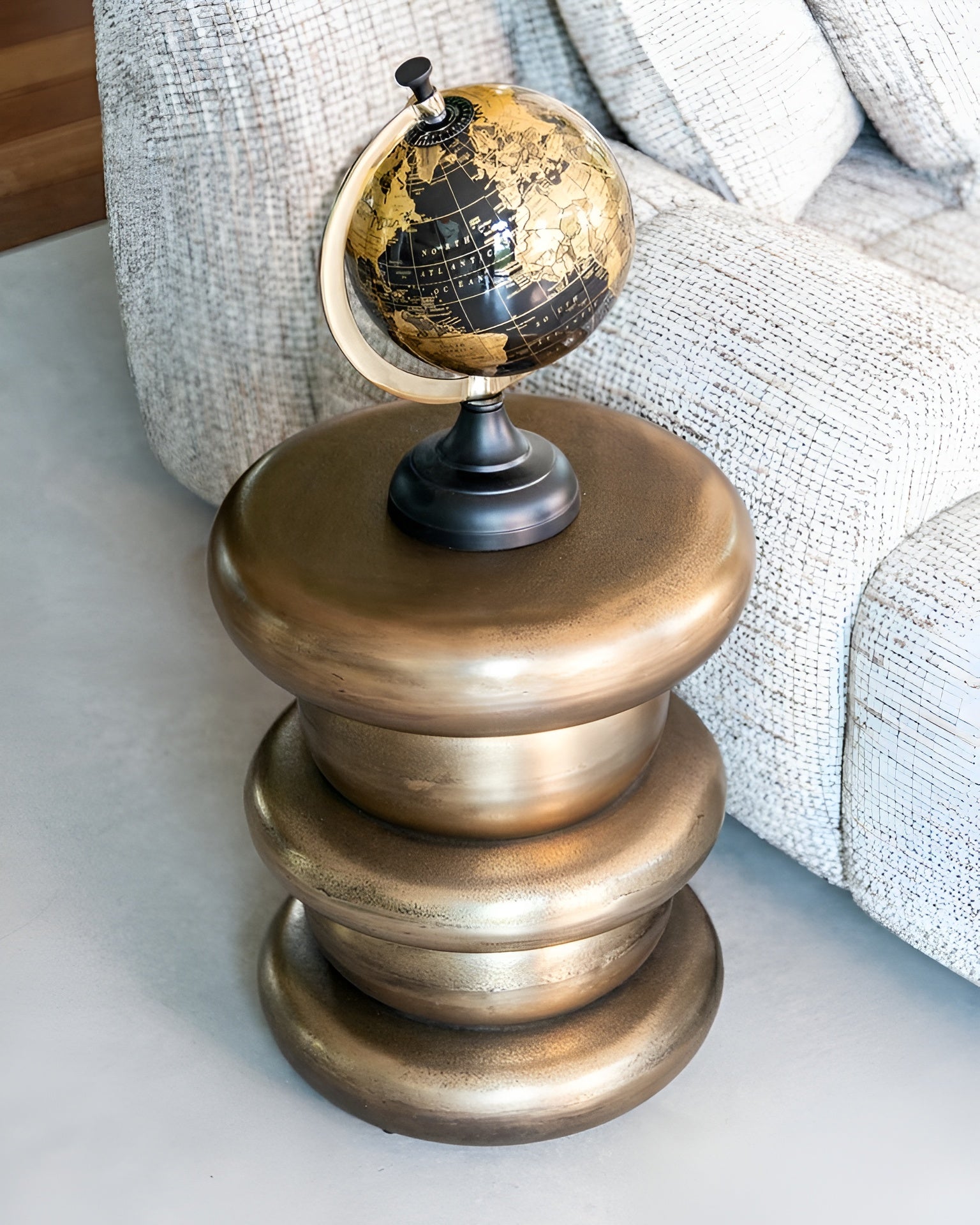 Stolik boczny ELA antyczny złoty