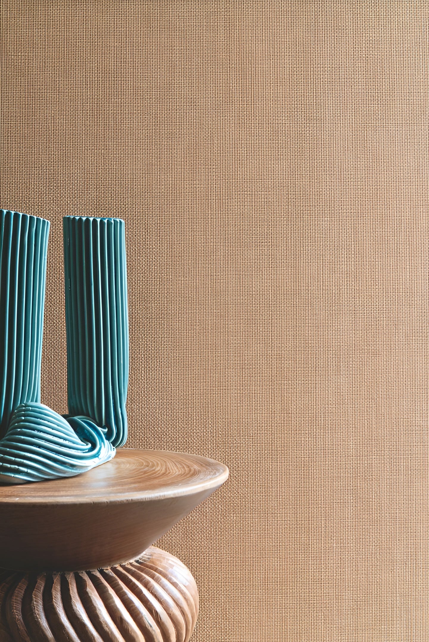 Tapeta štruktúrna pletenina imitujúca rafiový materiál KIRA - MARRON GLACÉ béžová