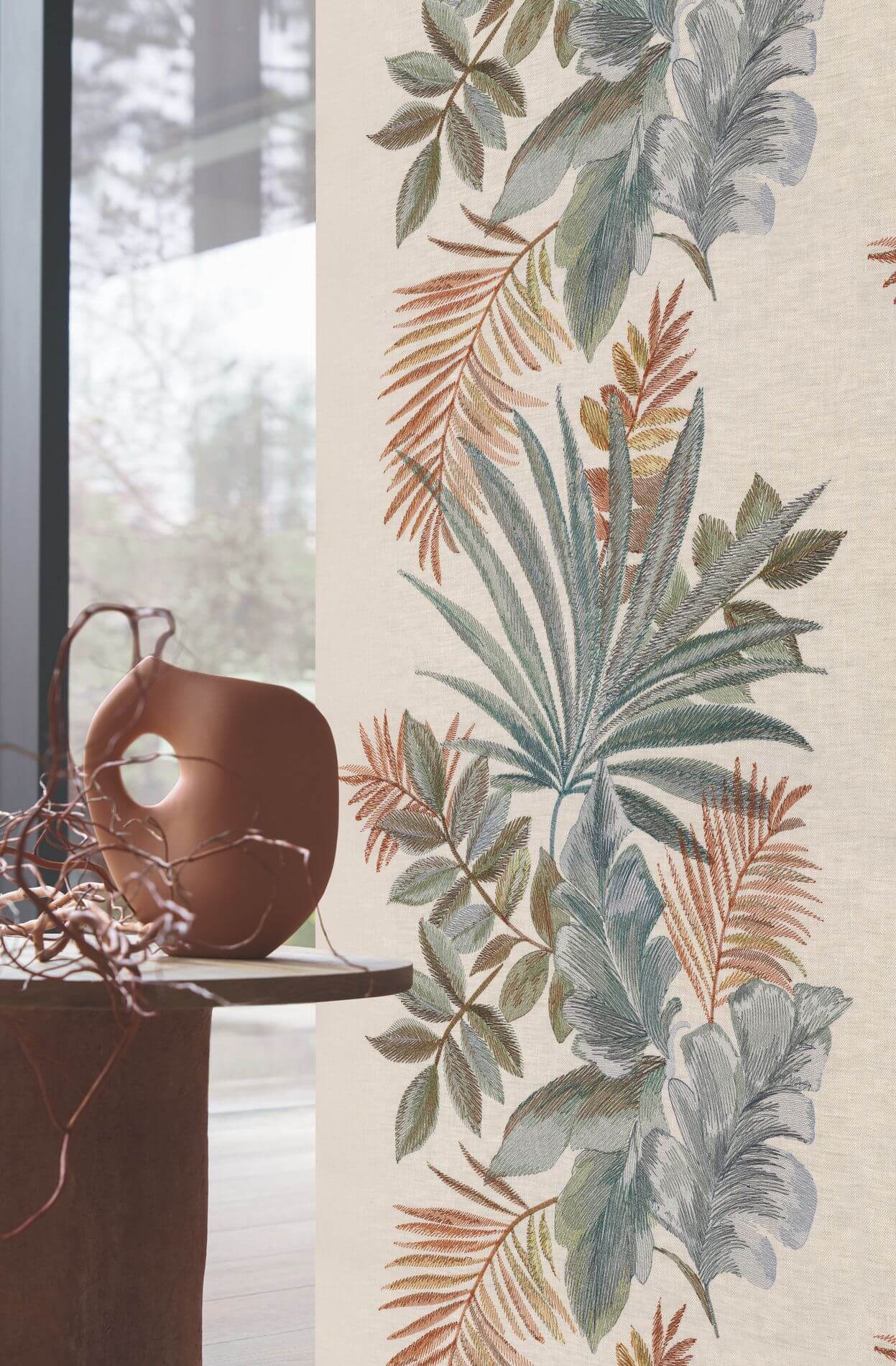 Textile wallpaper with a plant motif of JARDIN EPHEMERE leaves - MORDORE / CELADON beige with light green