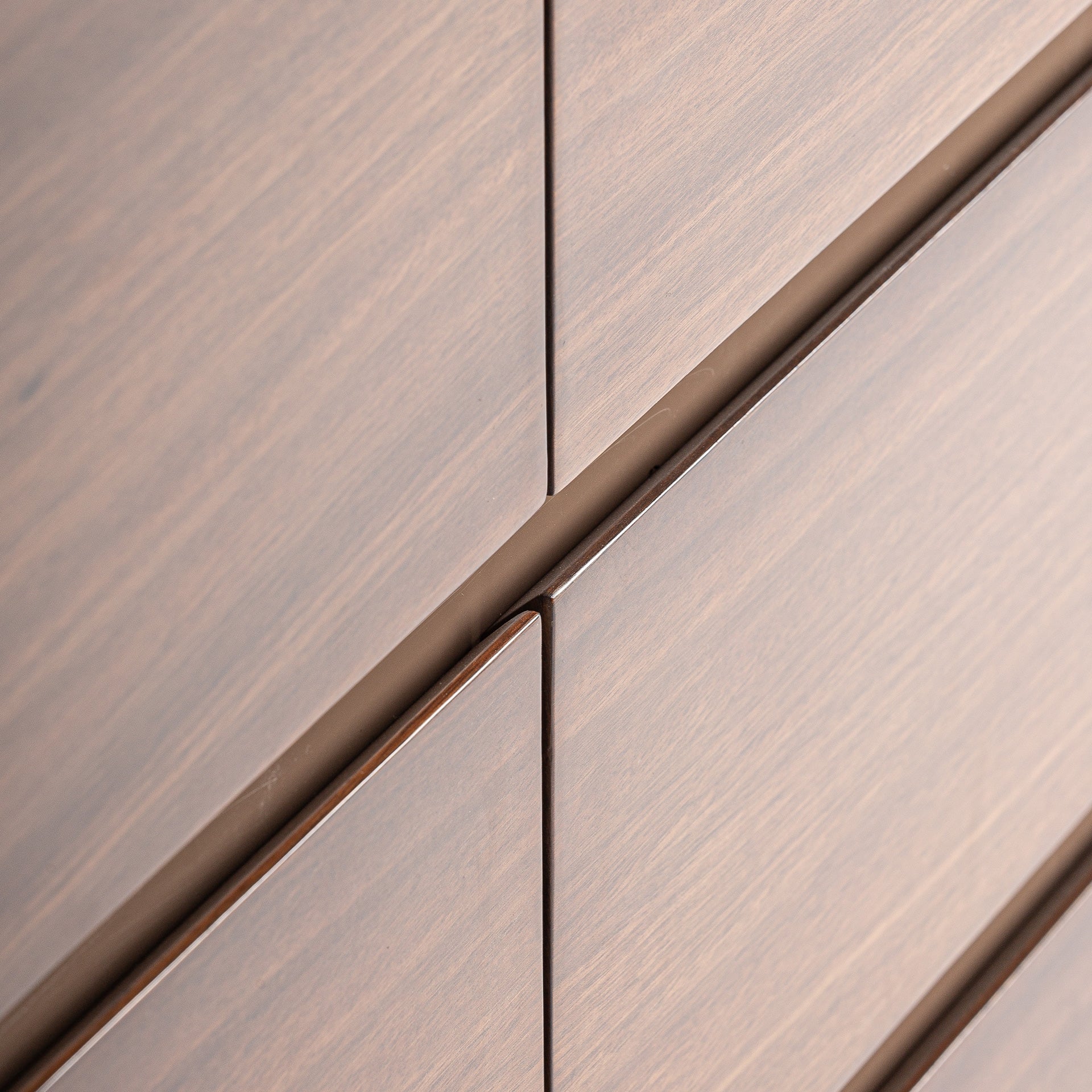 GISWIL Eucalyptus Veneer Chest of Drawers with Beige Finish