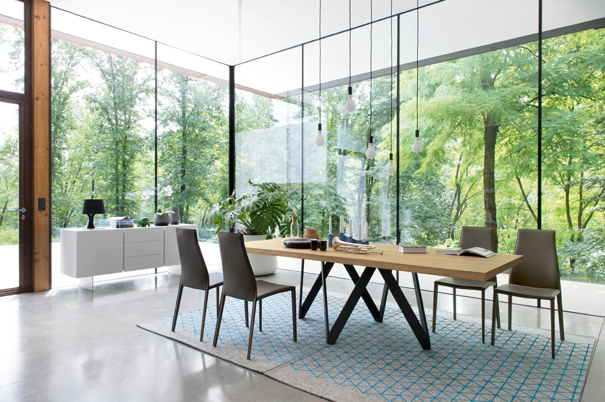 AIDA upholstered chair with a black base