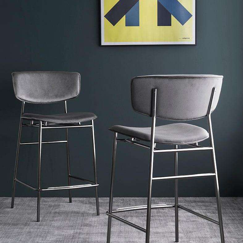 Barová stolička FIFTIES čalúnená so zlatým podstavcom