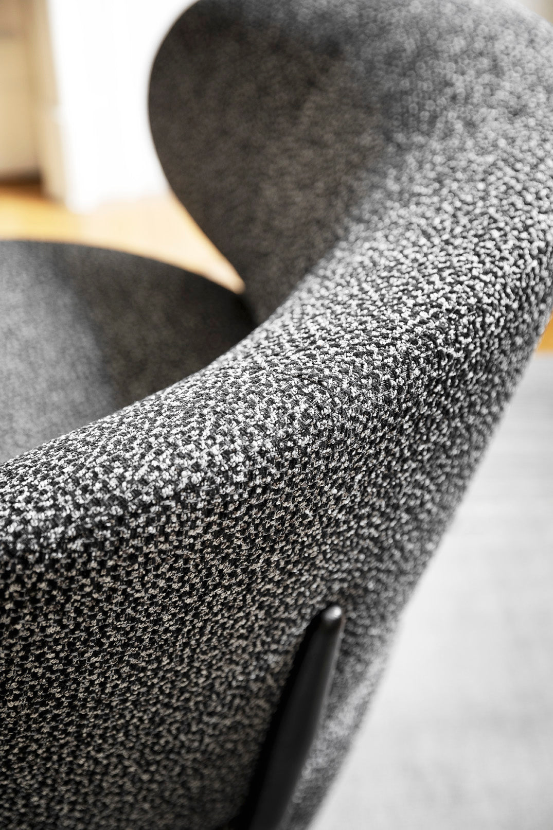 Otočný kreslo MARA čalúnené