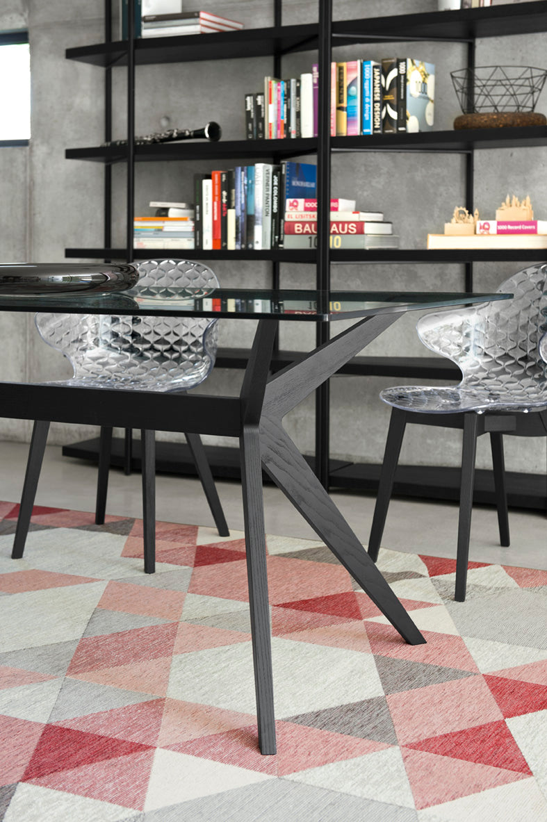 SAINT TROPEZ chair with a pink seat and graphite wooden base