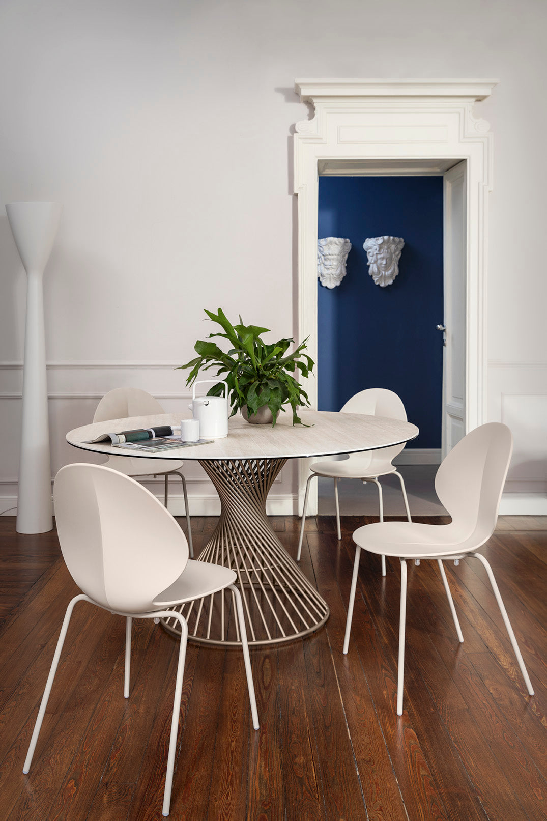BASIL chair with white seat and chrome metal base