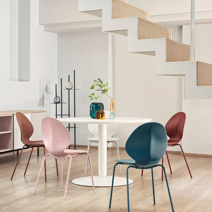 Stolička BASIL so šedým sedadlom a šedým kovovým podstavcom