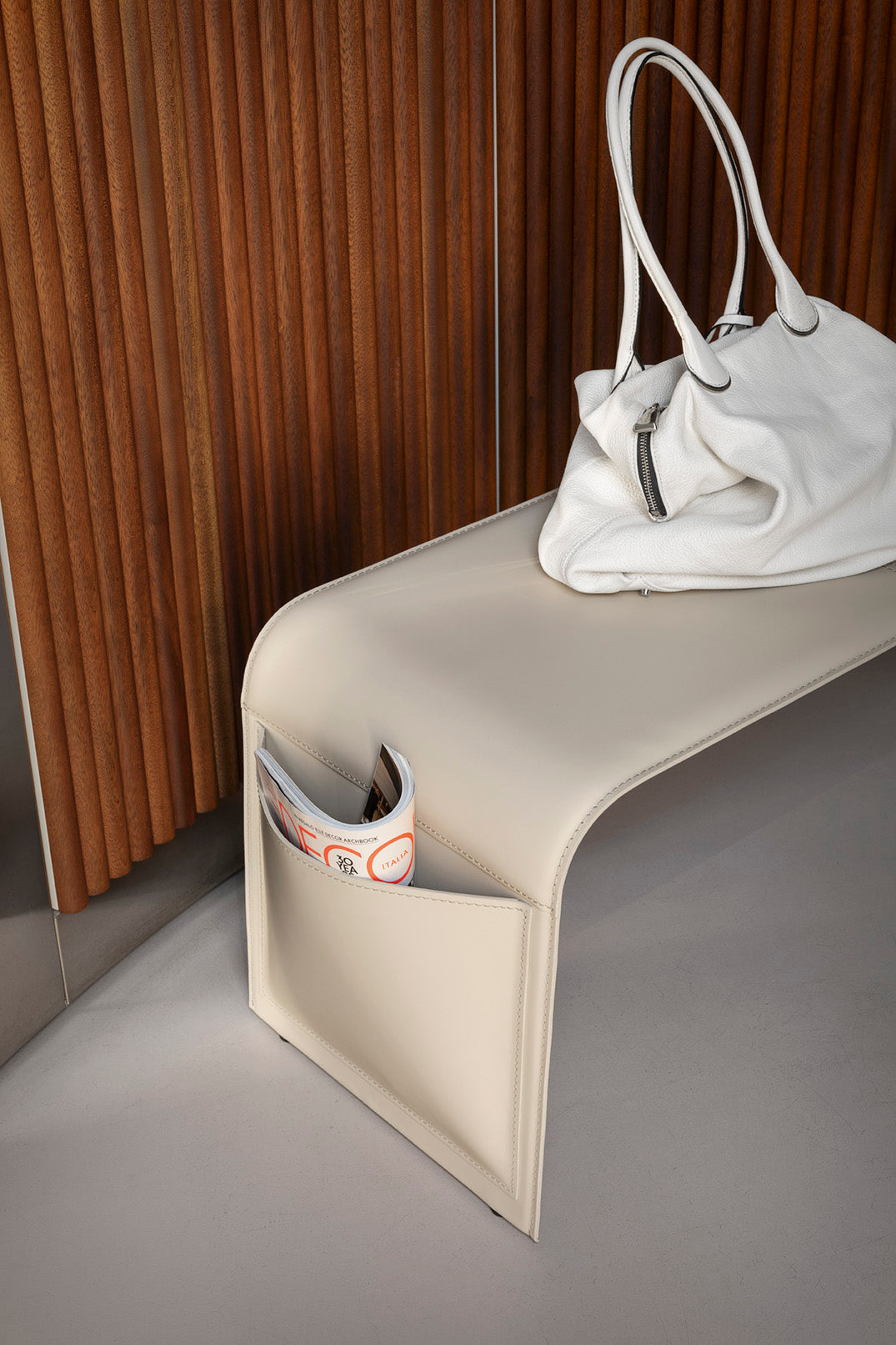 Lavica SHAPE koňaková