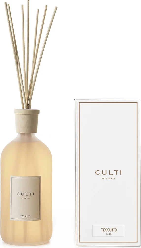 STILE - TESSUTO Scent Diffuser with notes of blackcurrant leaves, cotton flowers, jasmine, and white musk.