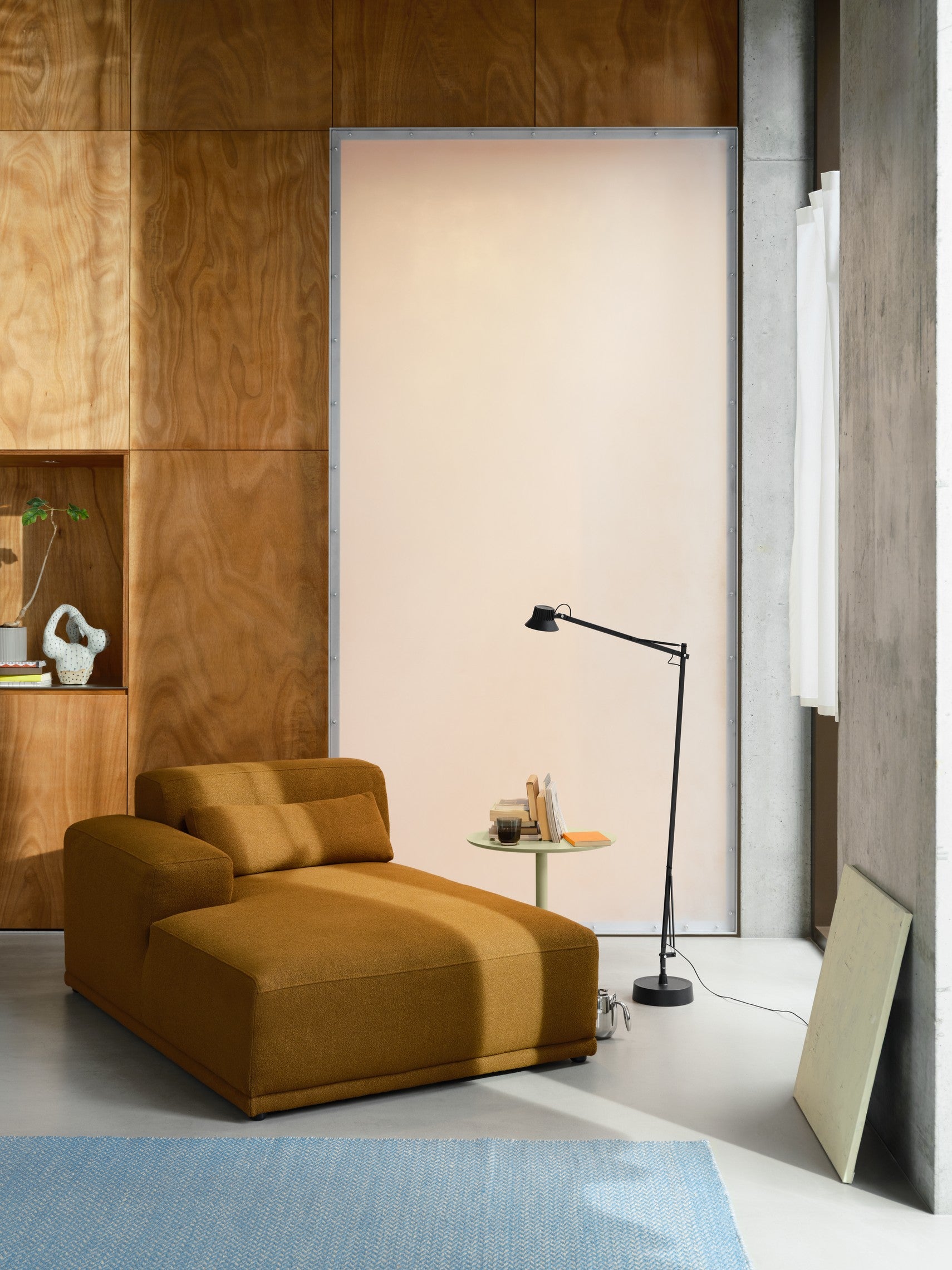 Adjustable reading floor lamp DEDICATE black