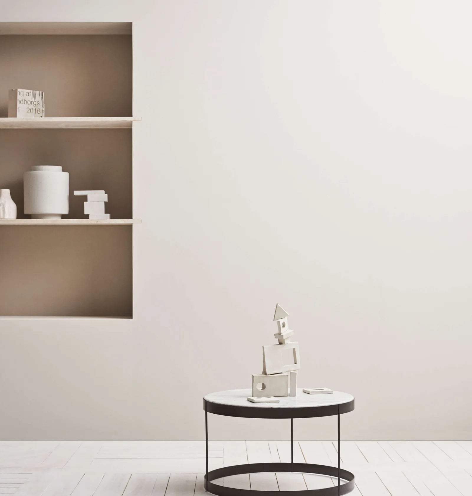 Kávový stolík DRUM s kamennou doskou a šedým podstavcom