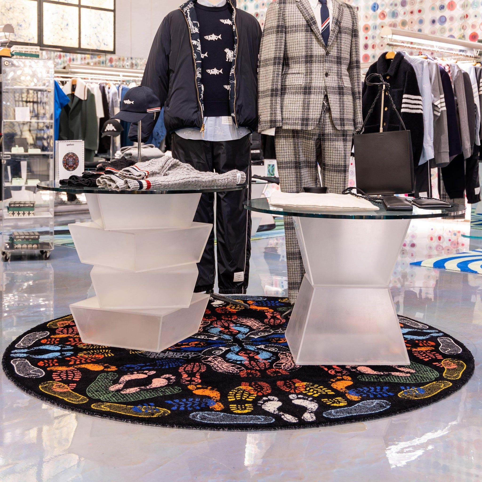 Dywan okrągły LET'S DANCE czarny Qeeboo    Eye on Design