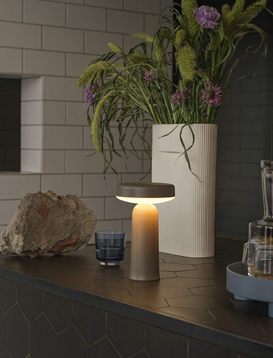 Prenosná vonkajšia lampa EASE taupe