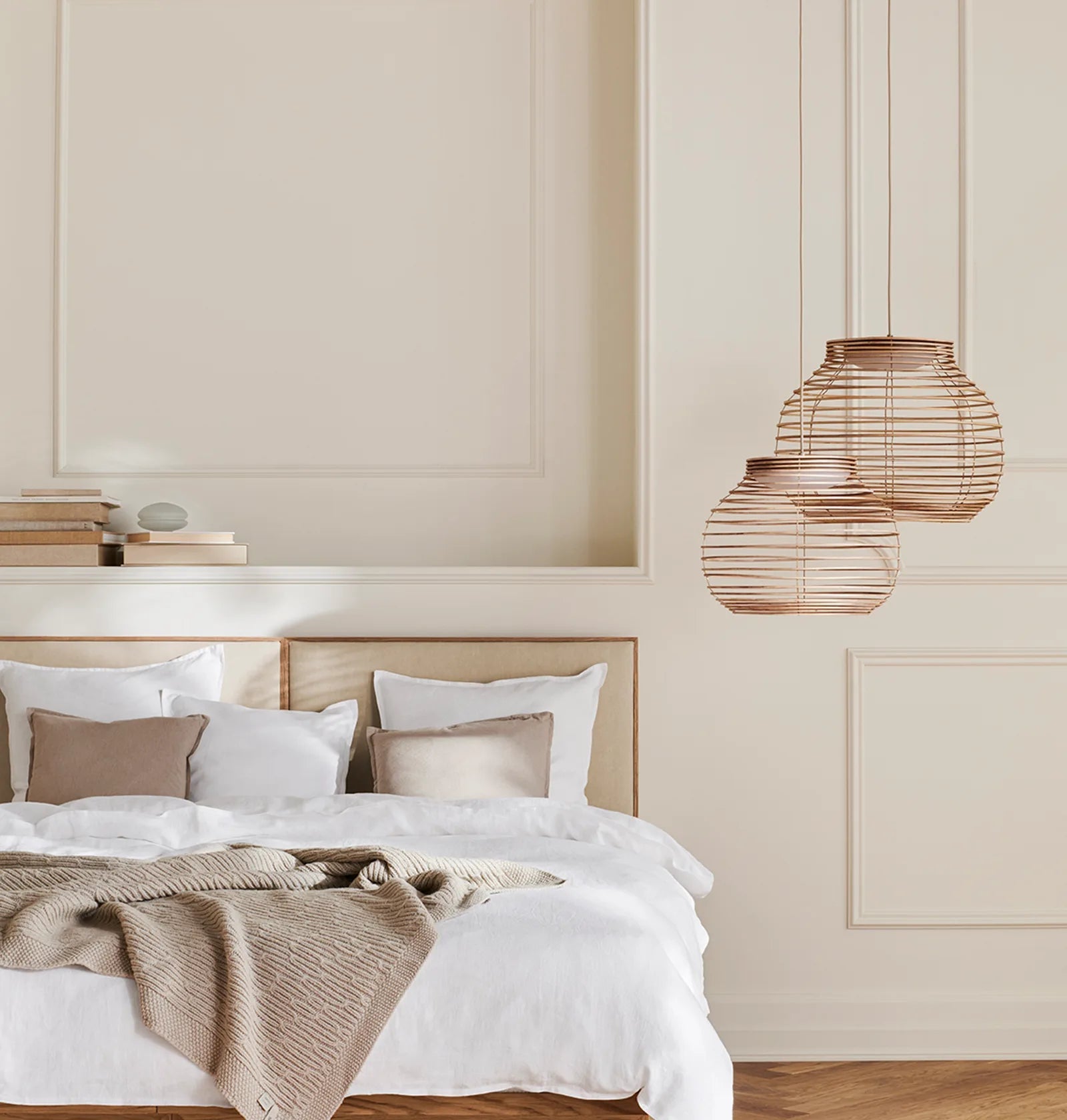 Čalúnený vankúš ELTON z bieleného dubového dreva