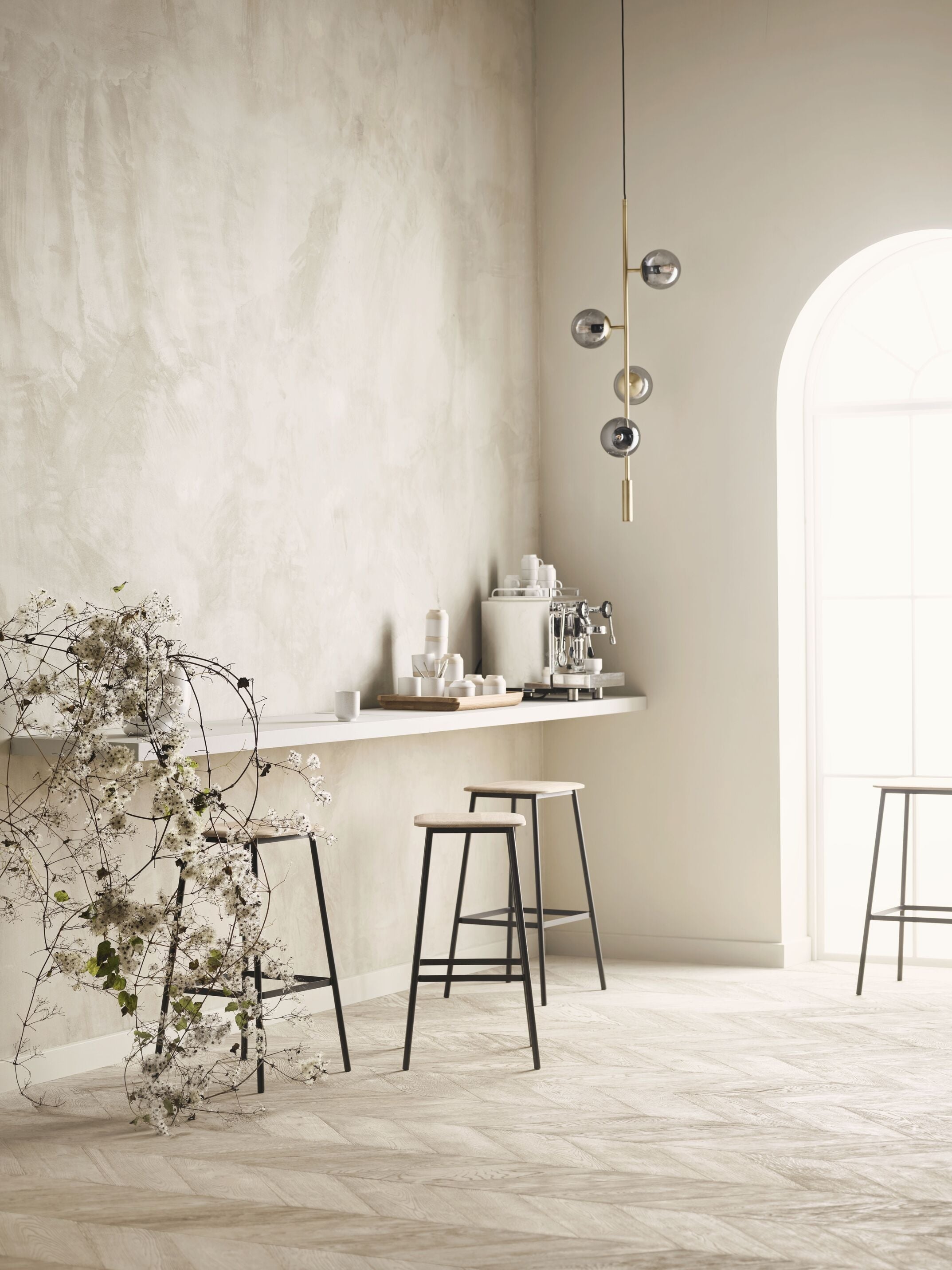 Hoker FACET bielené dubové drevo