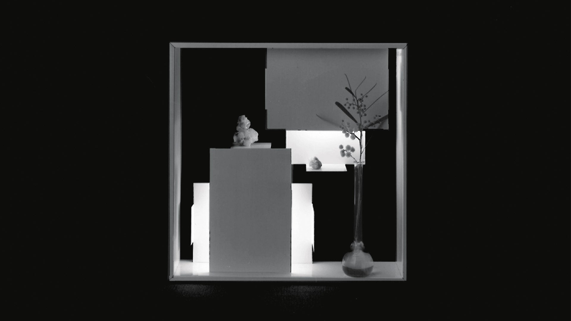 Dekoratívna lampa FATO zlatá