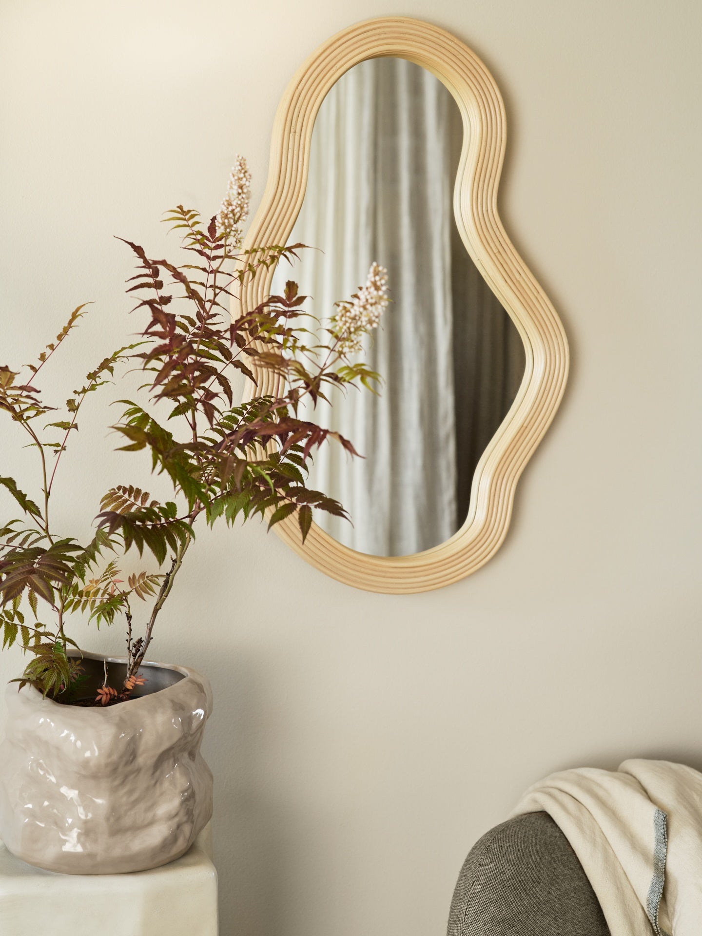 TUCK beige pot