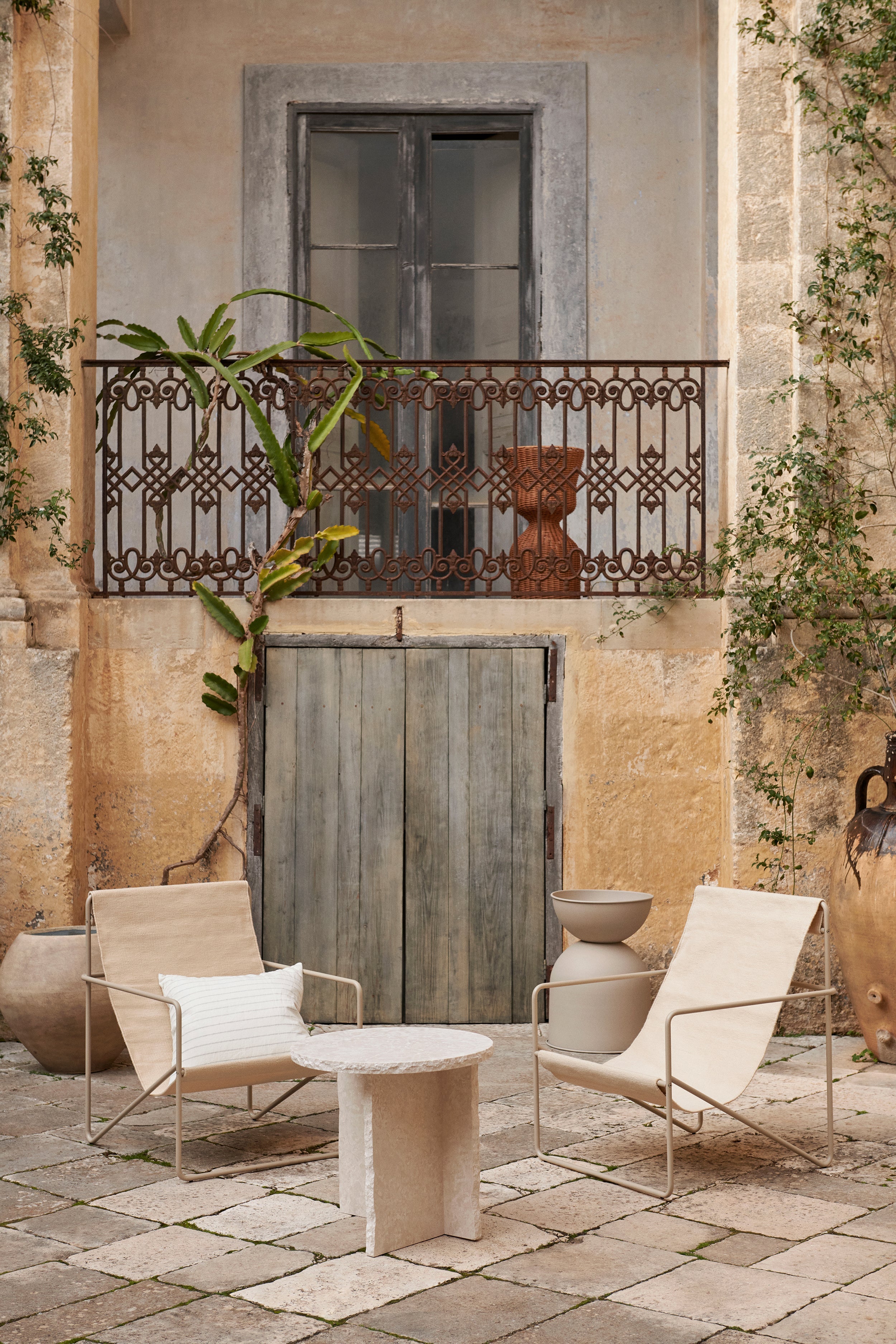 Bočný stolík MINERAL biely mramor