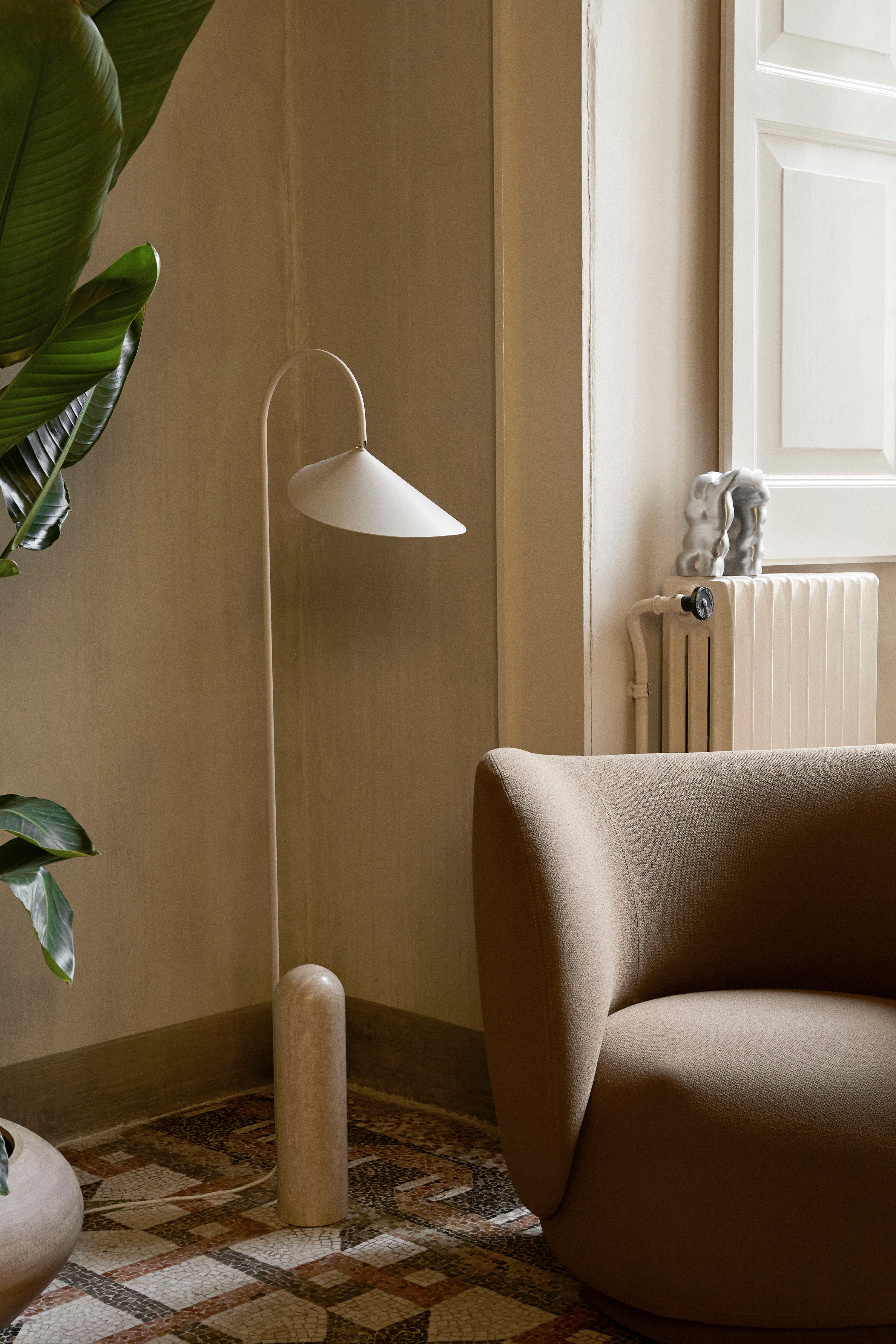 ARUM beige reading floor lamp
