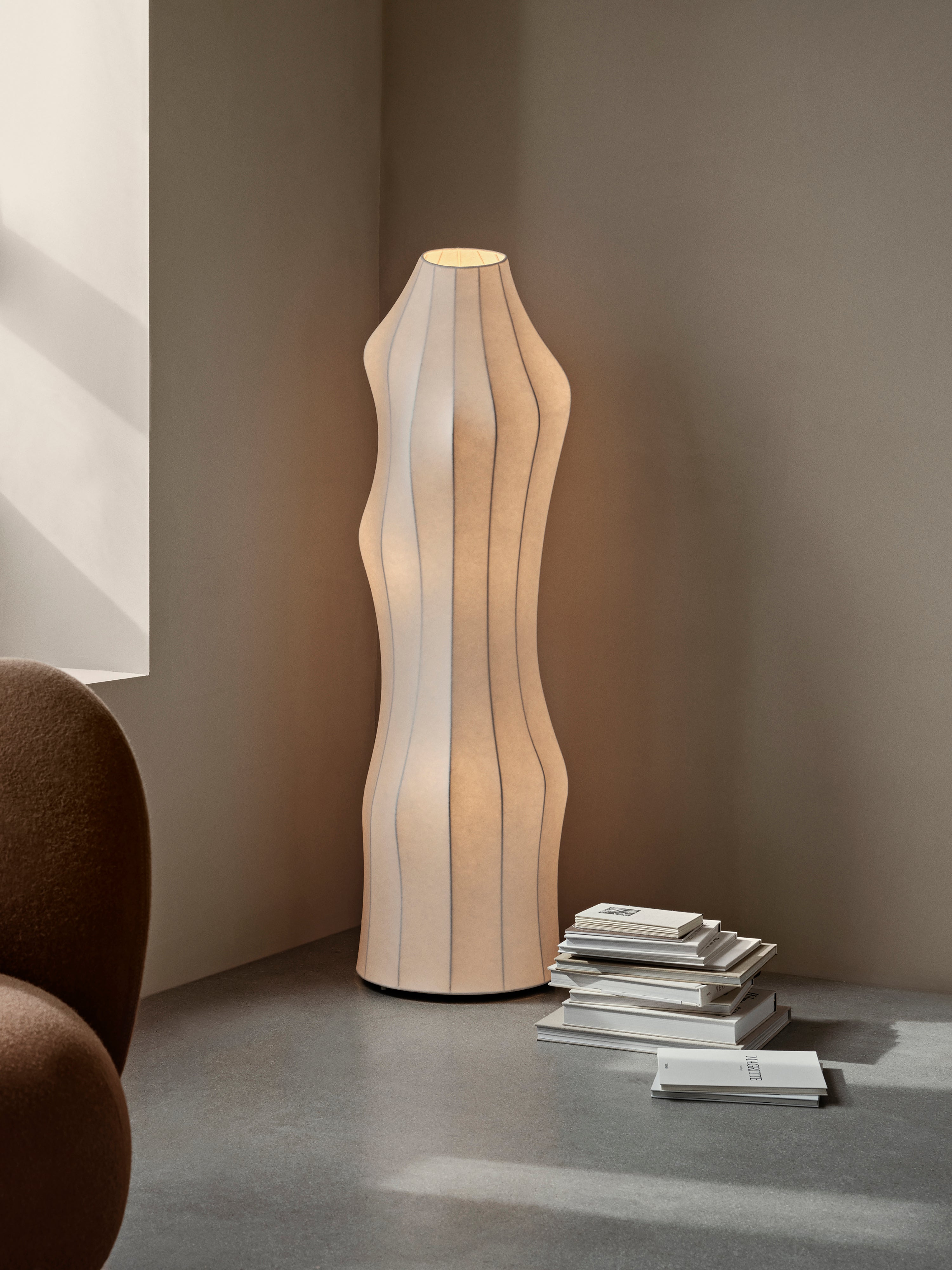Stojaca lampa DAE biela