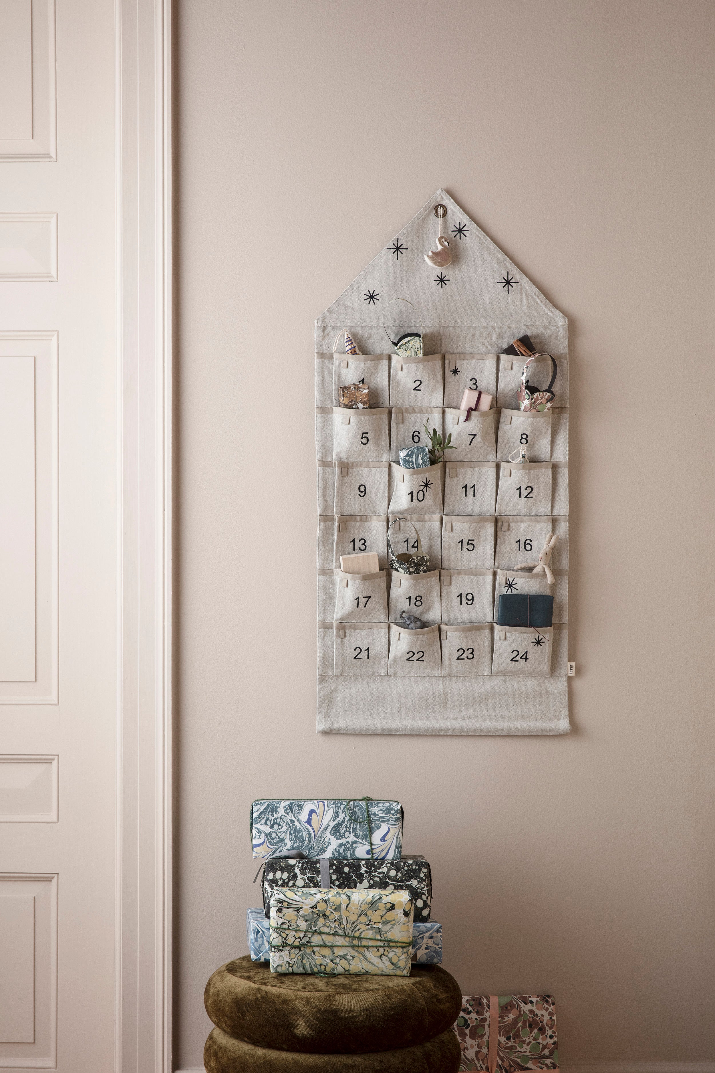STAR CHRISTMAS CALENDAR dark green