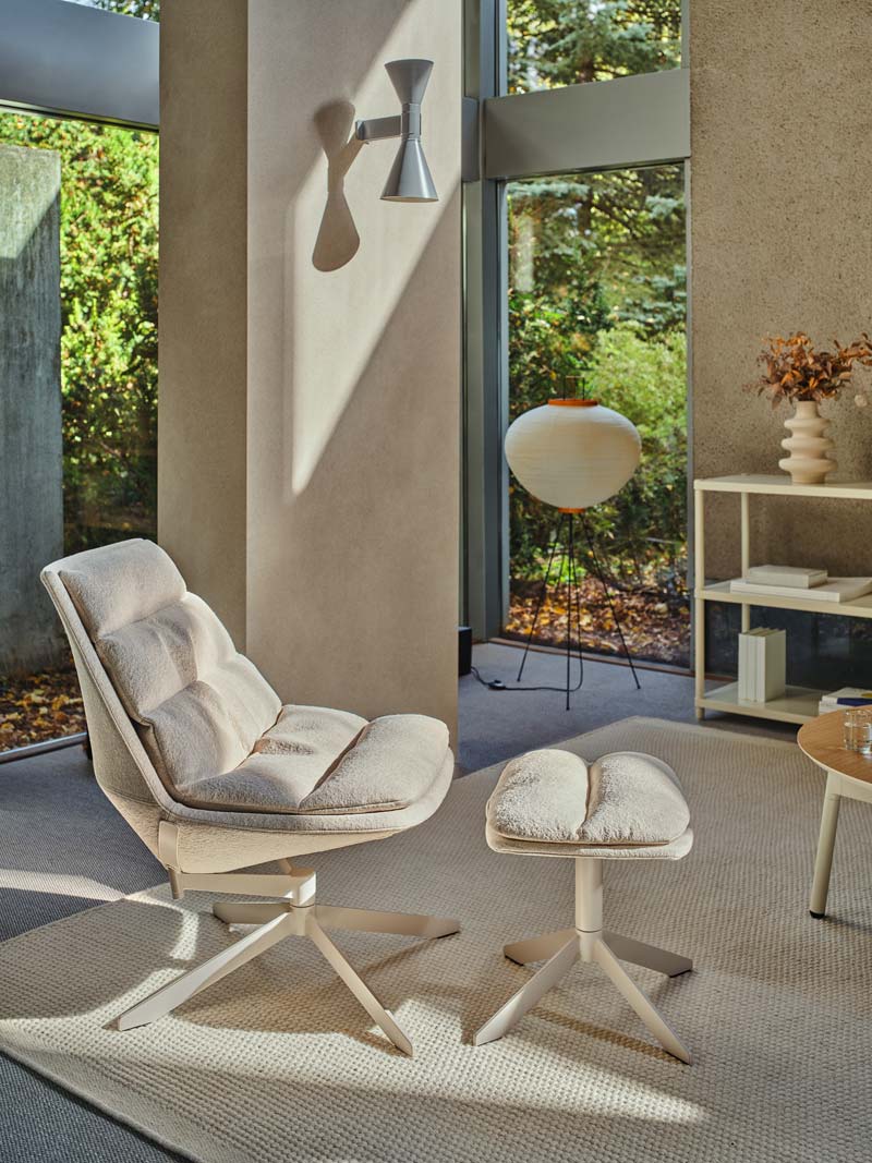 Fat frank footrest upholstered