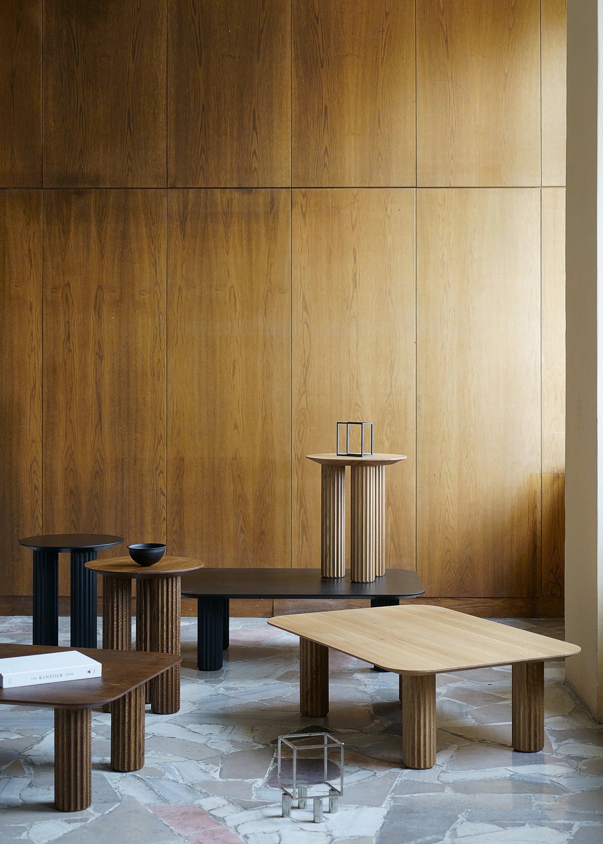 Kávový stolík FILAR čierne jaseňové drevo