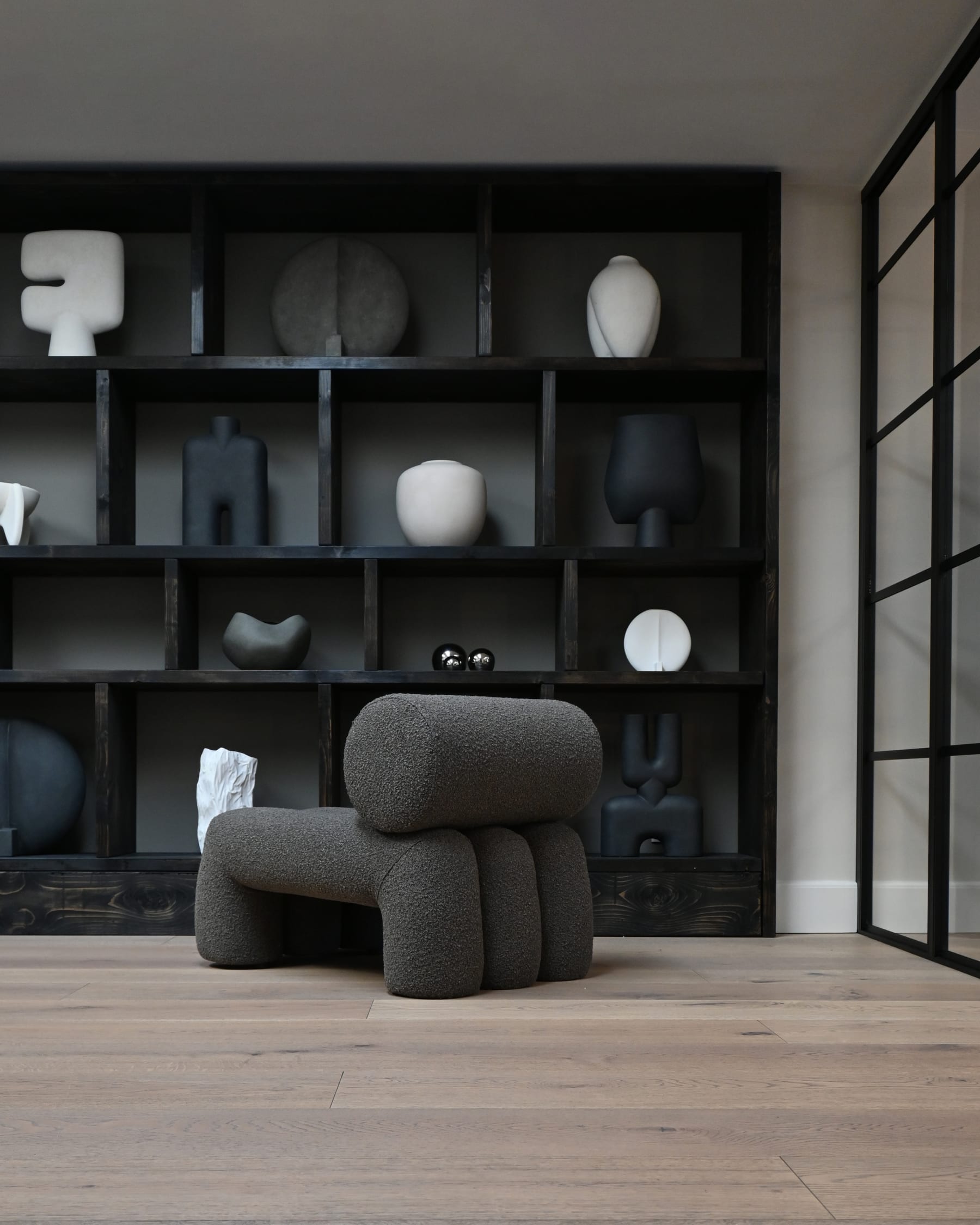 Fotel FOKU šedo-hnedý boucle