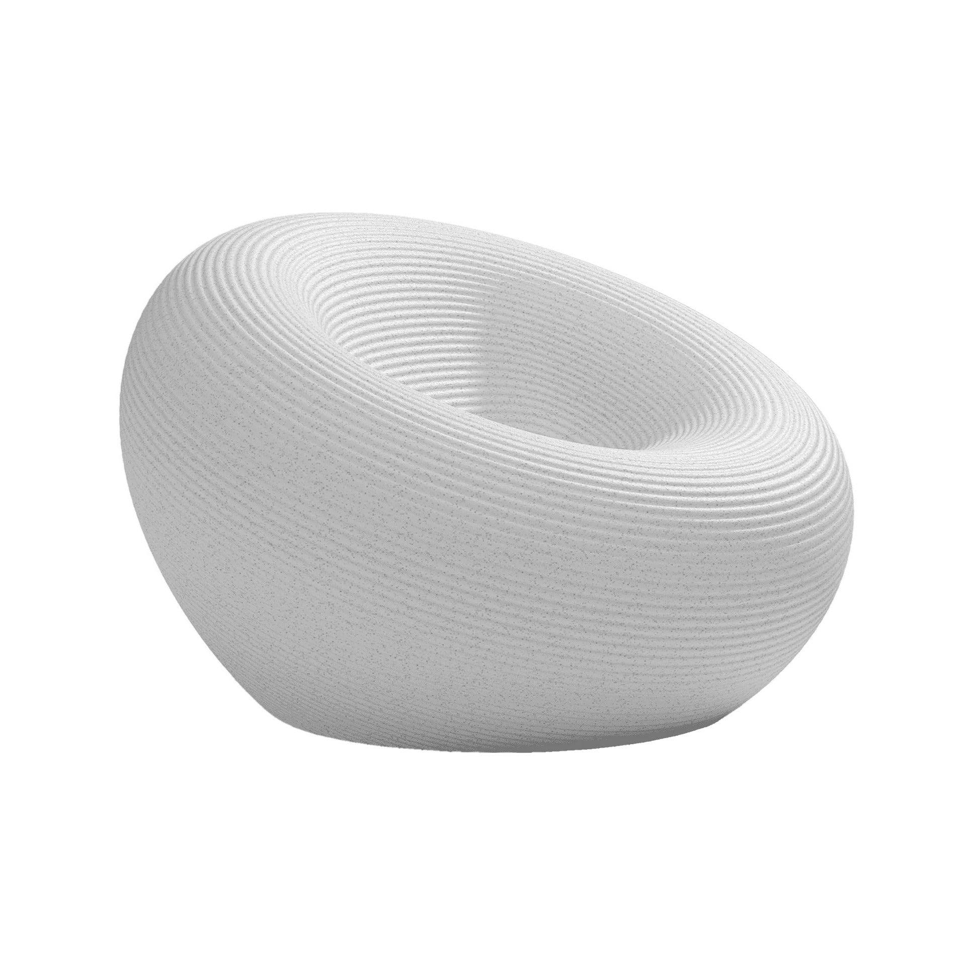 Fotel zewnętrzny NAMI biały Qeeboo    Eye on Design