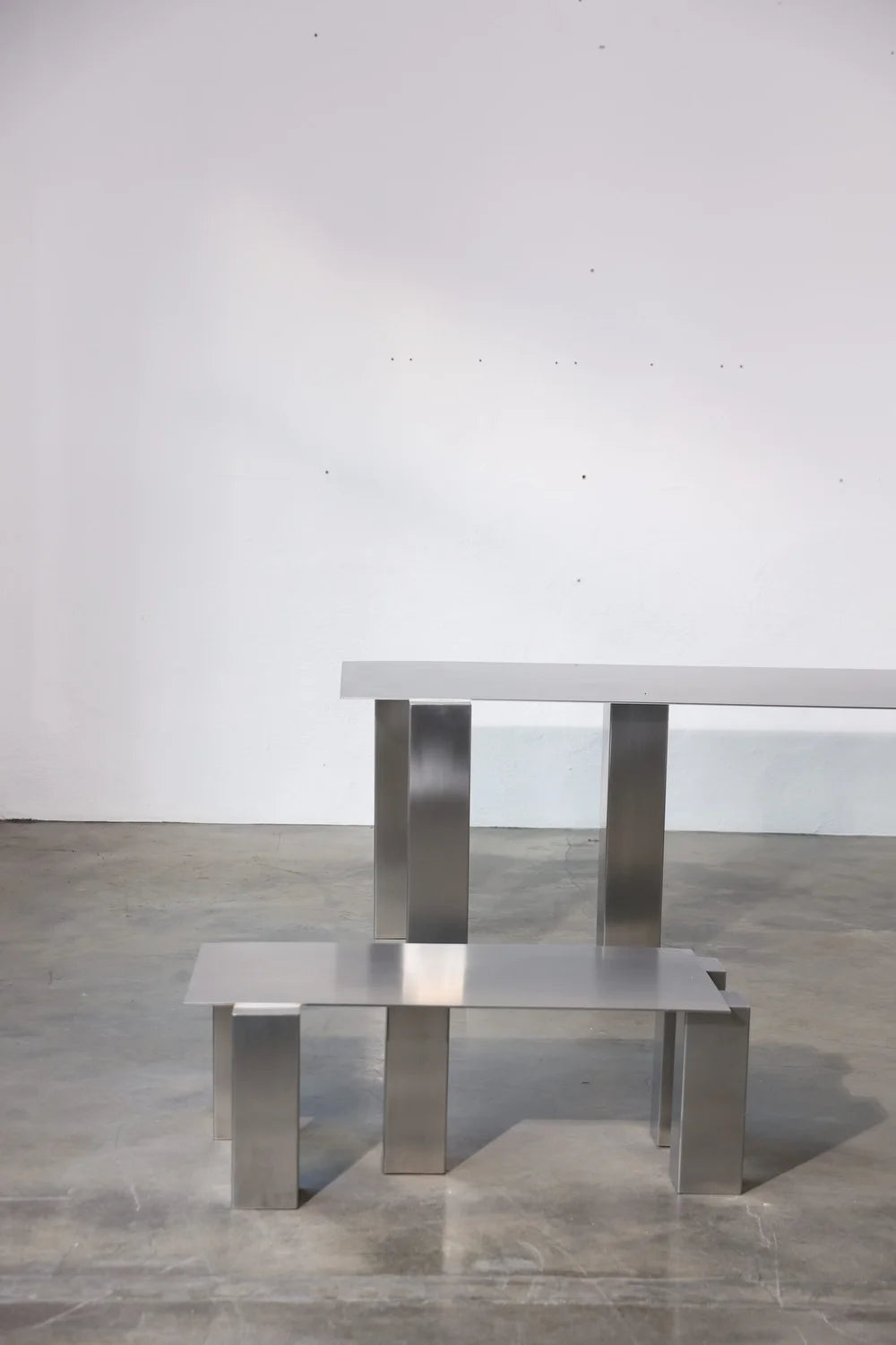 Kovový konferenčný stolík ATRIUM