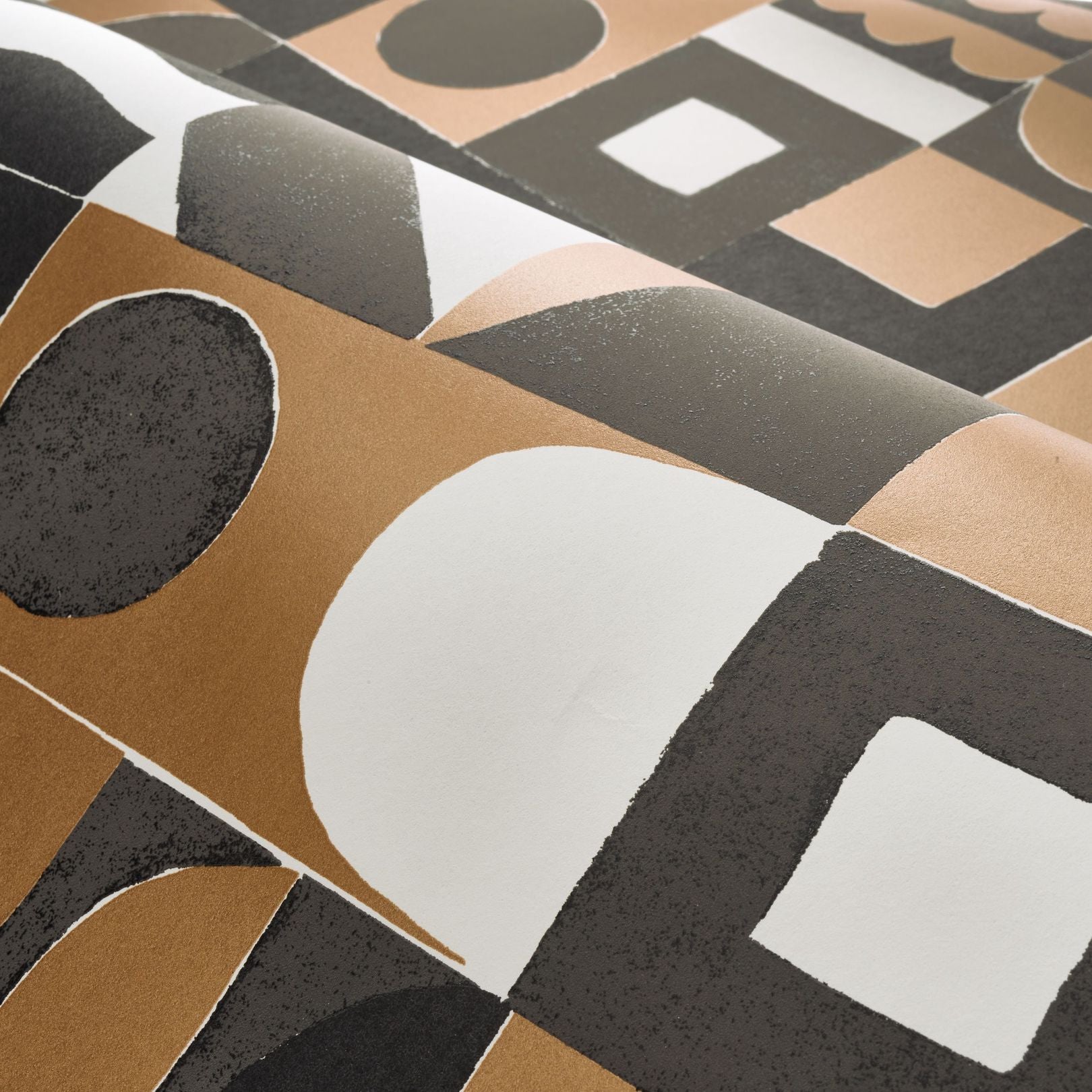 Tapeta so štruktúrou a geometrickým vzorom GOURNA - NOIR/MORDORE čierna s hnedou