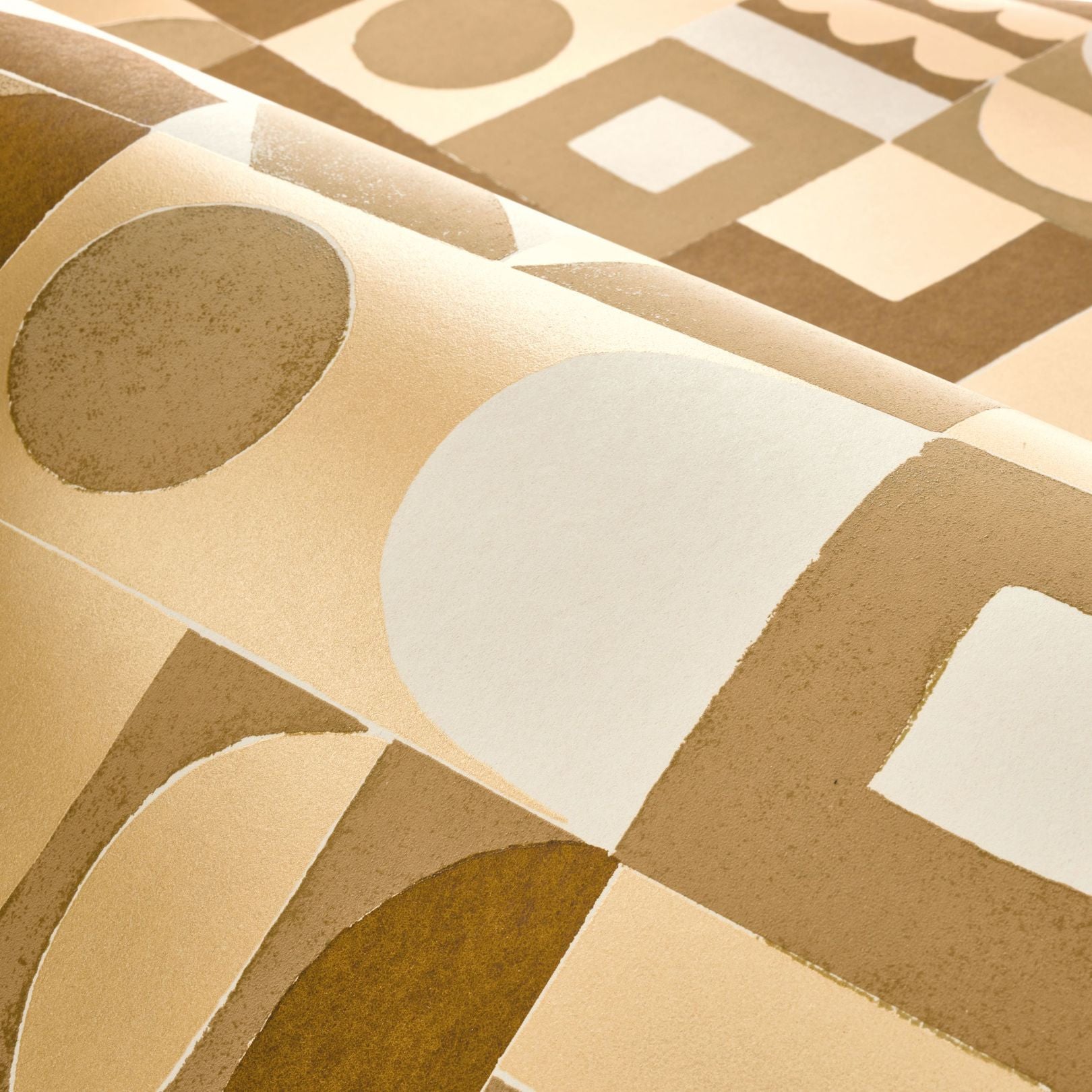 Tapeta štrukturálna s geometrickým vzorom GOURNA - OCRE/DORE hnedá so zlatým