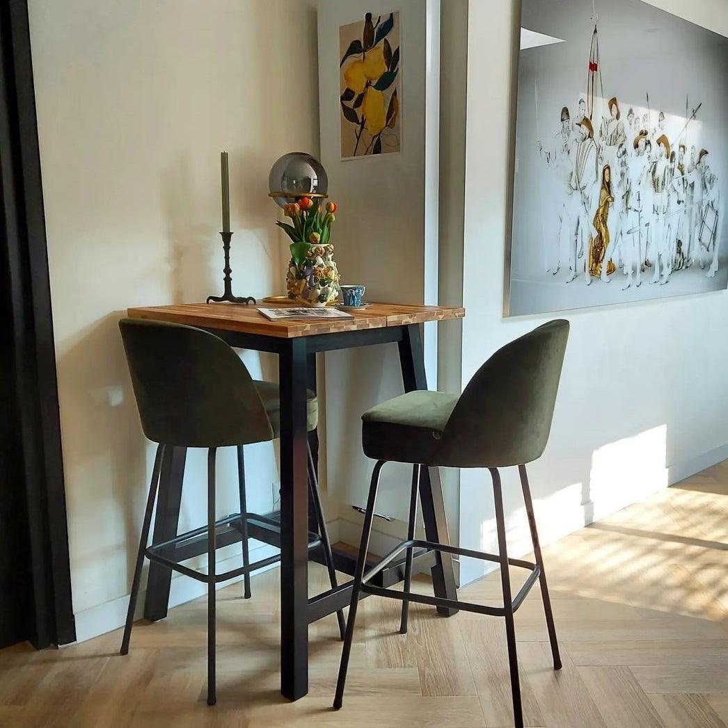 Hoker VOGUE 3D brązowy szenil z czarną podstawą