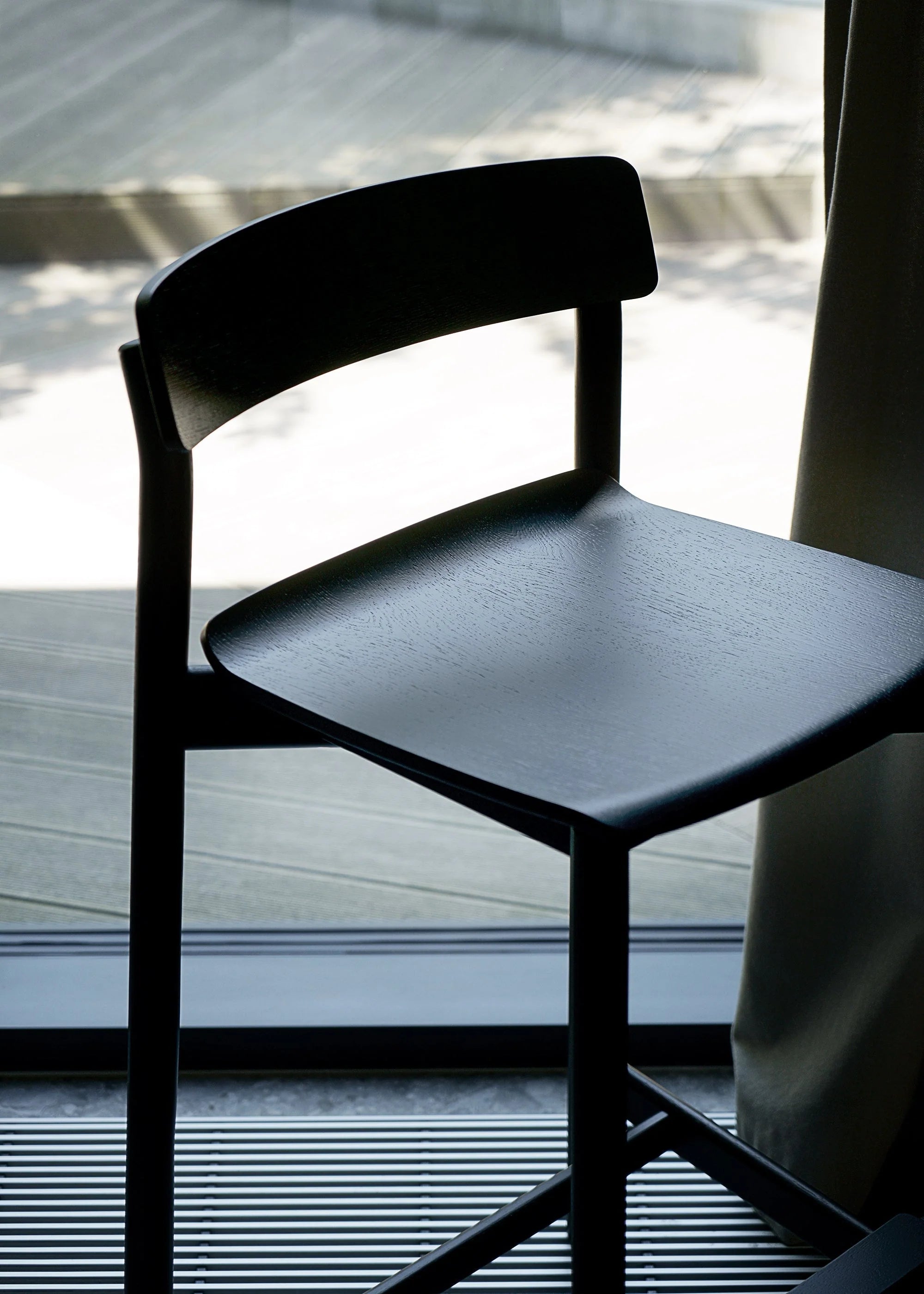 ARCHE Oak Wood Stool