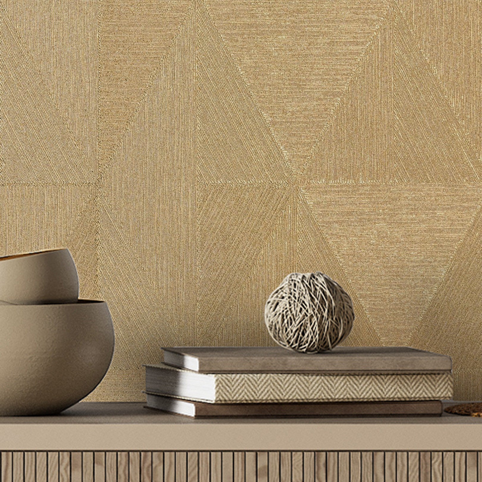 Metallic Wallpaper with Geometric Pattern IQUIRA - OR Gold