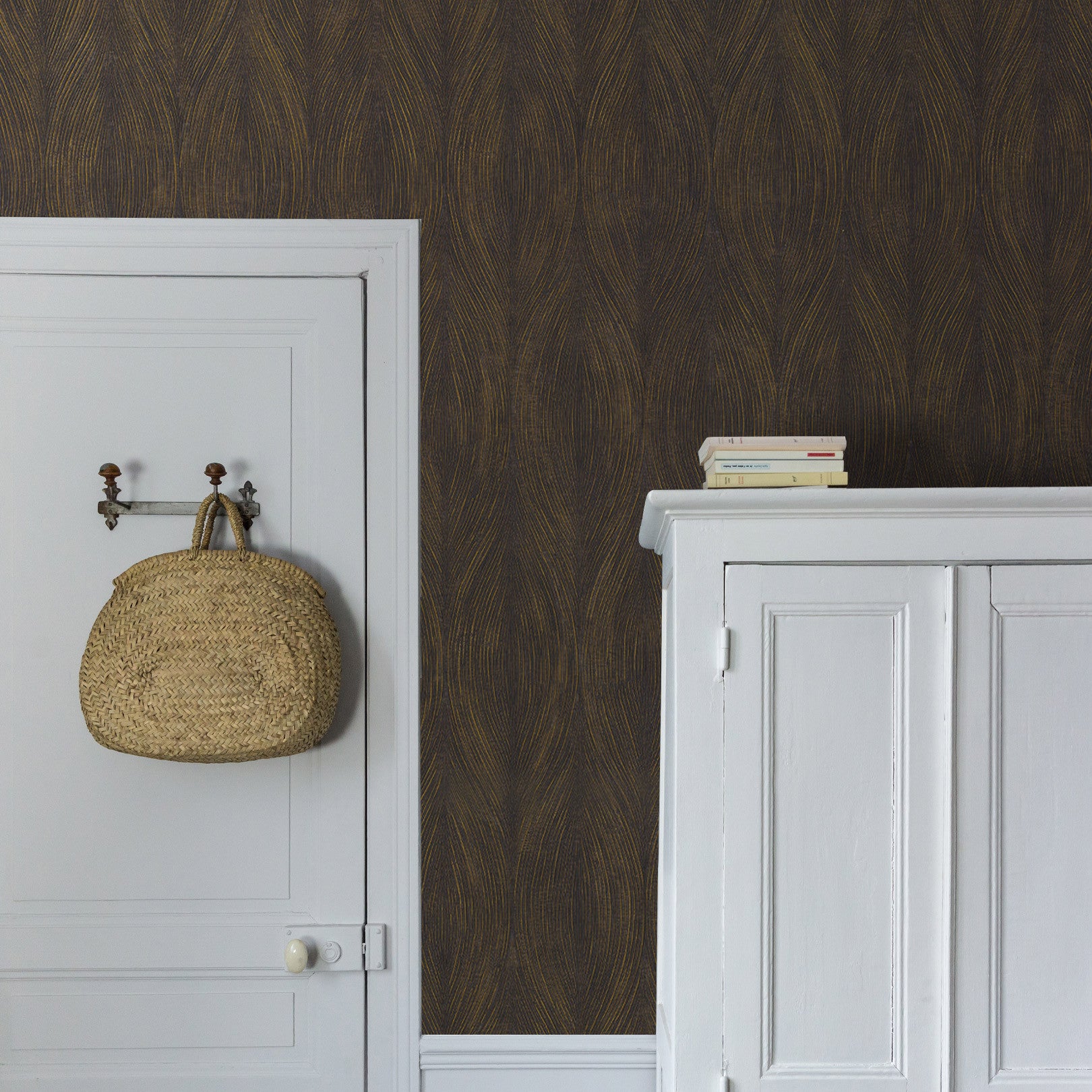 Tapeta štrukturálna metalická s abstraktným vzorom KERAMOS - ÉBÈNE/DORÉ tmavohnedá