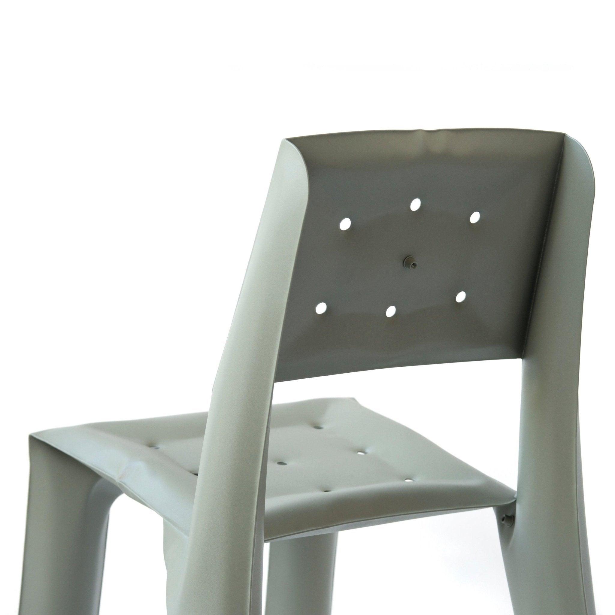 Krzesło stalowe CHIPPENSTEEL 0.5 szary mech mat Zieta Studio    Eye on Design